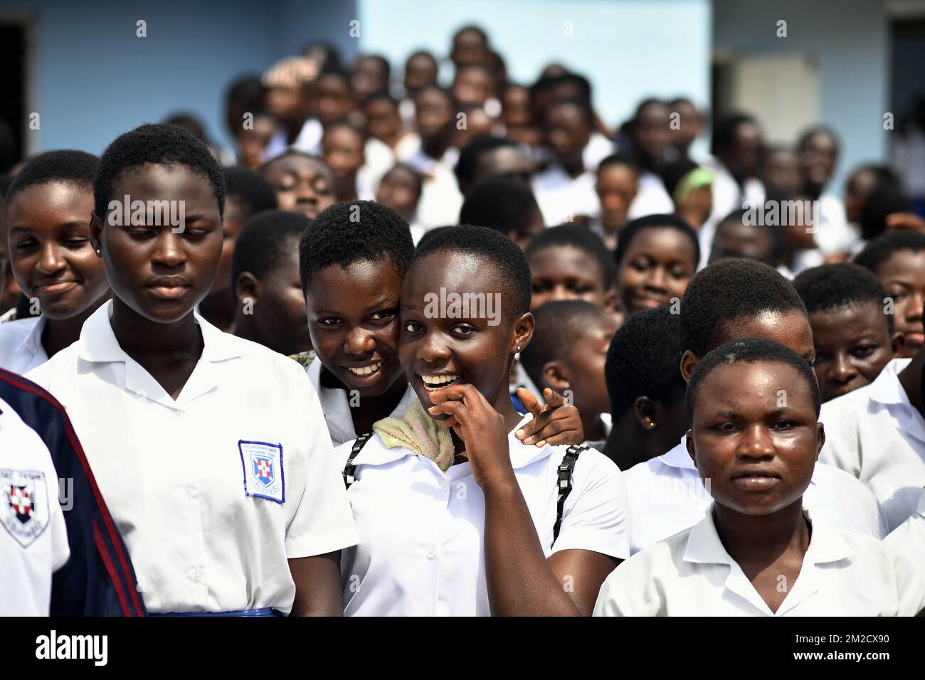 Die Schüler wurden bei einem Besuch der Teshie Presec Senior High School am ersten Tag eines Besuchs der Königin in Ghana mit Schwerpunkt auf nachhaltigen Entwicklungszielen in Accra, Mittwoch, den 07. Februar 2018, fotografiert. BELGA FOTO ERIC LALMAND Stockfoto