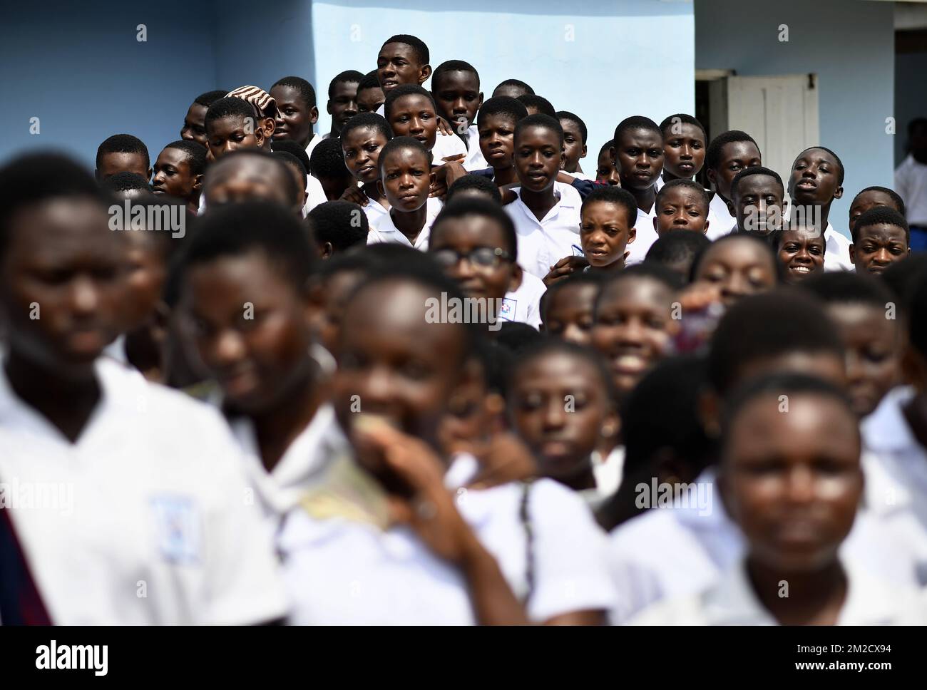 Die Schüler wurden bei einem Besuch der Teshie Presec Senior High School am ersten Tag eines Besuchs der Königin in Ghana mit Schwerpunkt auf nachhaltigen Entwicklungszielen in Accra, Mittwoch, den 07. Februar 2018, fotografiert. BELGA FOTO ERIC LALMAND Stockfoto