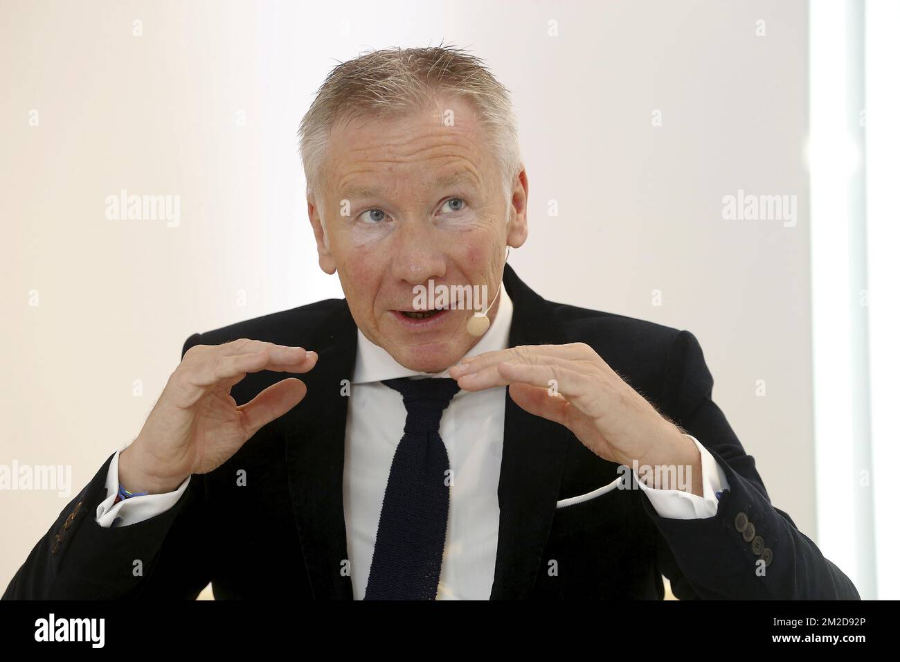 Marc Raisiere, CEO von Belfius, zeigte sich auf einer Pressekonferenz, um die 2017-Jahres-Ergebnisse des Finanzinstituts Belfius am Freitag, den 23. Februar 2018, im Belfius-Turm in Brüssel vorzustellen. BELGA FOTO NICOLAS MAETERLINCK Stockfoto