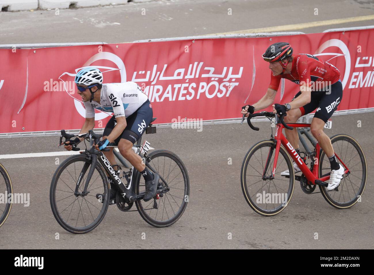 Spanish Jonathan Castroviejo of Team Sky and Australian Rohan Dennis of BMC Racing Team pictured in action during the fifth and final stage of the 4th edition of the Abu Dhabi cycling tour, 199km from Qasr Al Muwaiji to Jebel Hafeet, in Abu Dhabi, Sunday 25 February 2018. BELGA PHOTO YUZURU SUNADA FRANCE OUT  Stockfoto