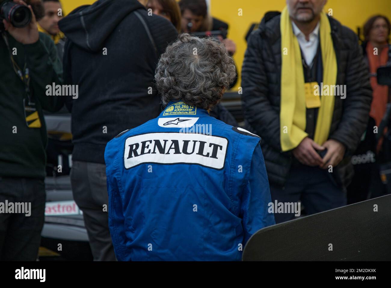 Der GIP Grand Prix de France hat seine Koppel für ein Wochenende in Nizza aufgestellt! Alain Prost, vierfacher F1-Weltmeister Alain Prost, hat seinen Anzug für eine neue Fahrt auf der Promenade des Anglais am Steuer seiner historischen F1: Der RE40 (1983) angezogen. An seiner Seite steht Nico Hulkenberg, offizieller Fahrer des Renault Sport Formula One Teams in einem Renault F1. | Le GIP Grand Prix de France A installé ses paddocks à Nice le temps d'un Wochenende ! Alain Prost, Quadruple Champion du Monde de de F1 A enfilé sa combinaison pour une Session de Roulage inédite sur la Promenade des Anglais au volan Stockfoto