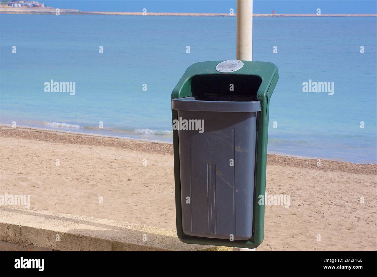 Öffentliche Abfälle | Poubelles publique 07/05/2018 Stockfoto