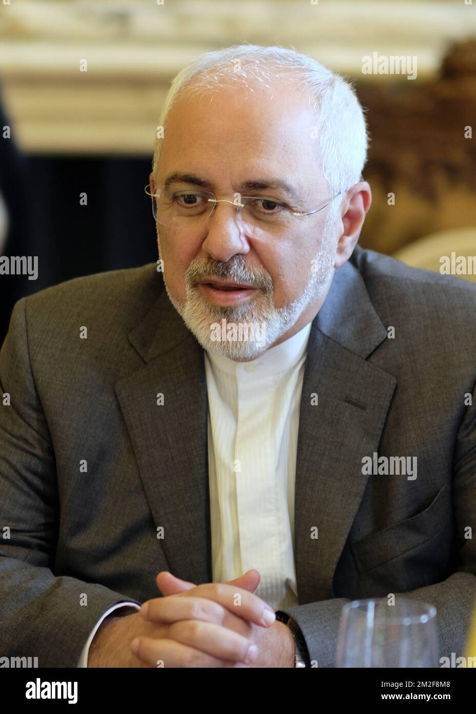 Der iranische Außenminister Mohammad Javad Zarif nahm am Dienstag, den 15. Mai 2018, auf einem Treffen zwischen dem belgischen Außenminister und seinem iranischen Amtskollegen im Egmont-Palast in Brüssel das Bild auf. BELGA FOTO ERIC LALMAND Stockfoto