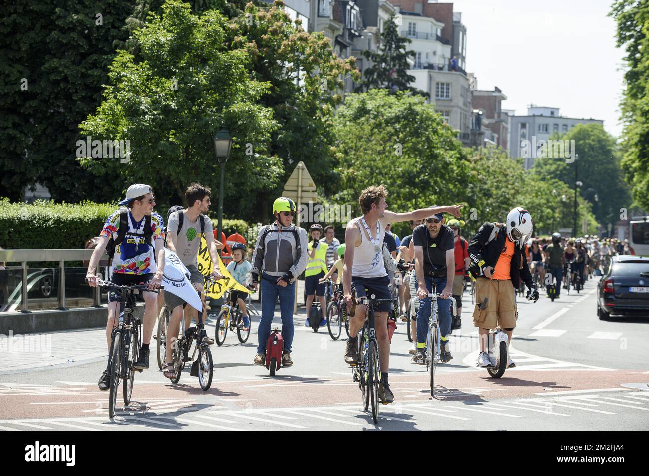 les Cyclistes venus de toute la Belgique Celebrent les 20 ans de la toute Premiere Masse critique de la capitale. Le peloton se retrouve dans le Parc du Cinquantenaire | im Jubileum Parc versichert der Radfahrer das 20-jährige Gedenken an die kritische Masse. 26/05/2018 Stockfoto