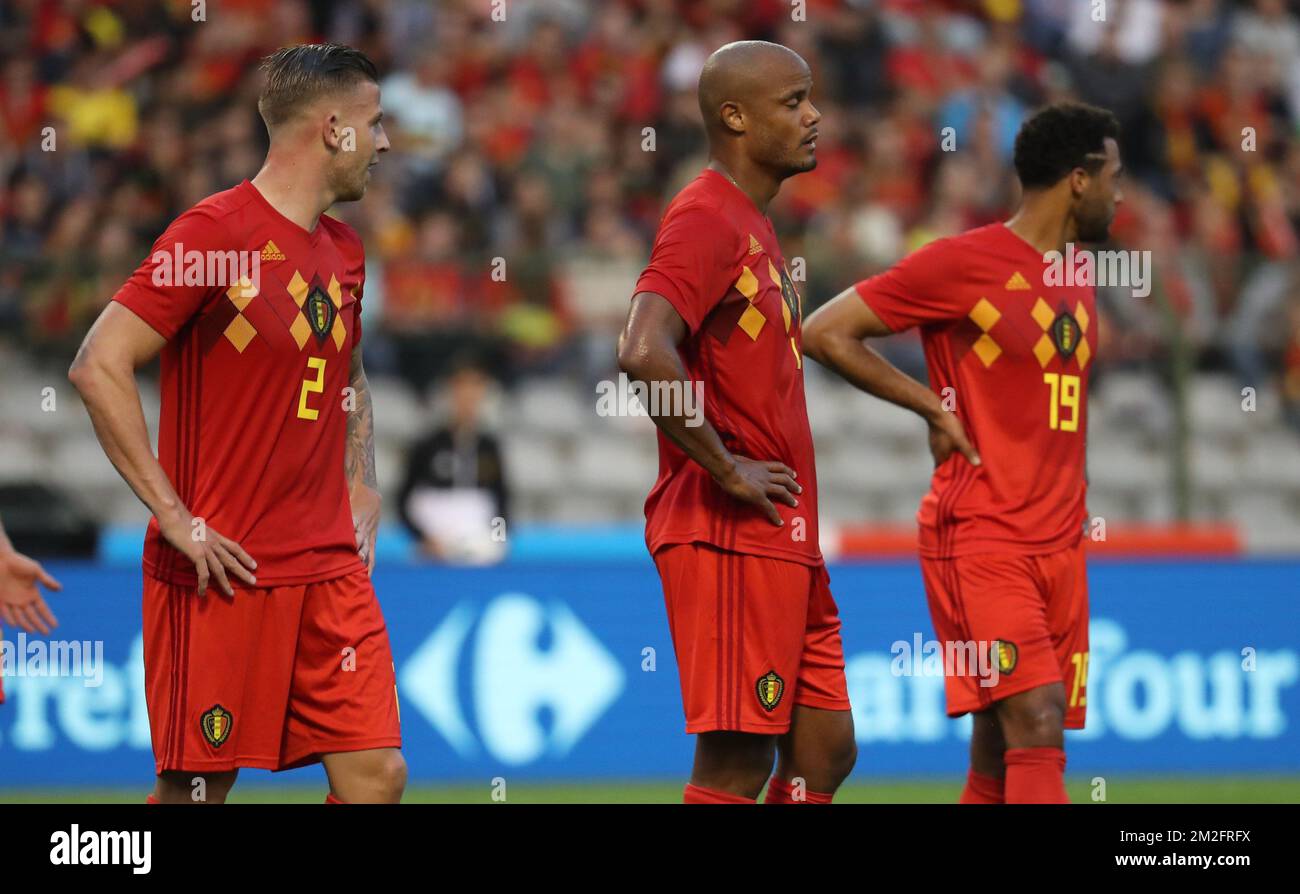 Toby Alderweireld aus Belgien, Vincent Kompany aus Belgien und Mousa Dembele aus Belgien sehen während eines freundlichen Fußballspiels zwischen der belgischen Nationalmannschaft Red Devils und Portugal am Samstag, den 02. Juni 2018, in Brüssel deprimiert aus. Die Teams bereiten sich auf die bevorstehende FIFA-Weltmeisterschaft 2018 in Russland vor. BELGA PHOTO VIRGINIE LEFOUR Stockfoto