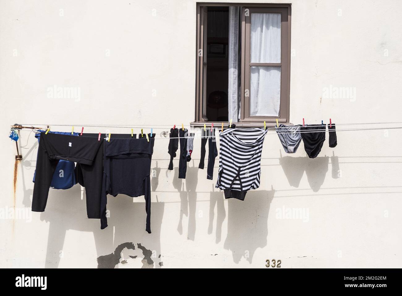 Das schöne Porto City trocknet Wäsche an den Fenstern | La ville de Porto - Linge qui seche a la fenetre 12/06/2018 Stockfoto