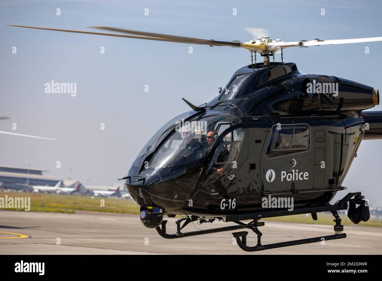 König Philippe - Filip von Belgien im Einsatz bei der Pilotierung eines MD902 Explorer Helikopters anlässlich des 25.. Jahrestags der Luftunterstützung der Bundespolizei in Melsbroek am Dienstag, den 26. Juni 2018. BELGA-FOTOPOOL OLIVIER MATTHYS Stockfoto