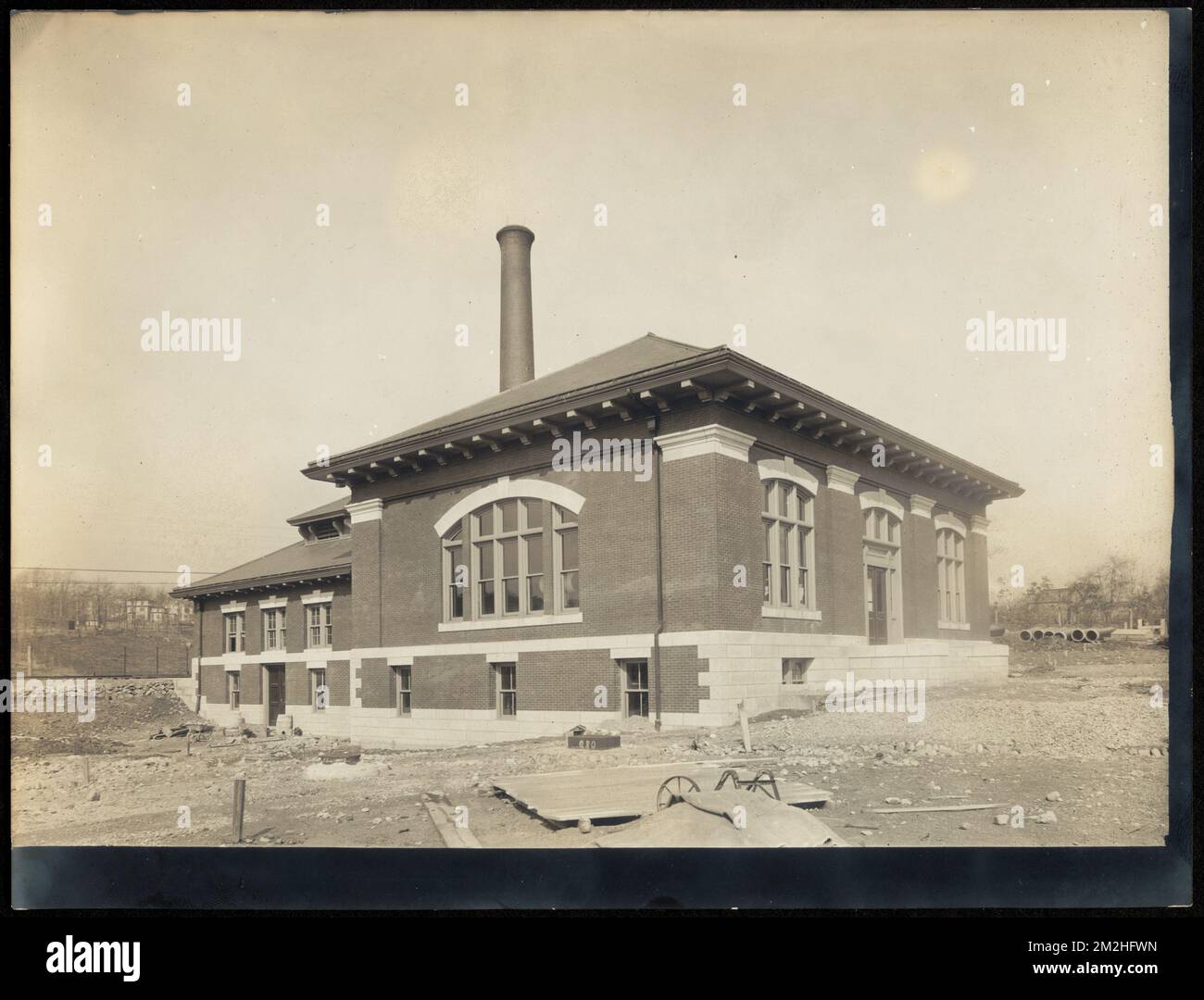 Vertriebsabteilung, Hyde Park Pumpstation, aus dem Südosten, Hyde Park, Massachusetts, 1912. Okt. - 1913. Mai, Wasserwerke, Pumpstationen, Bauarbeiten abgeschlossen Stockfoto