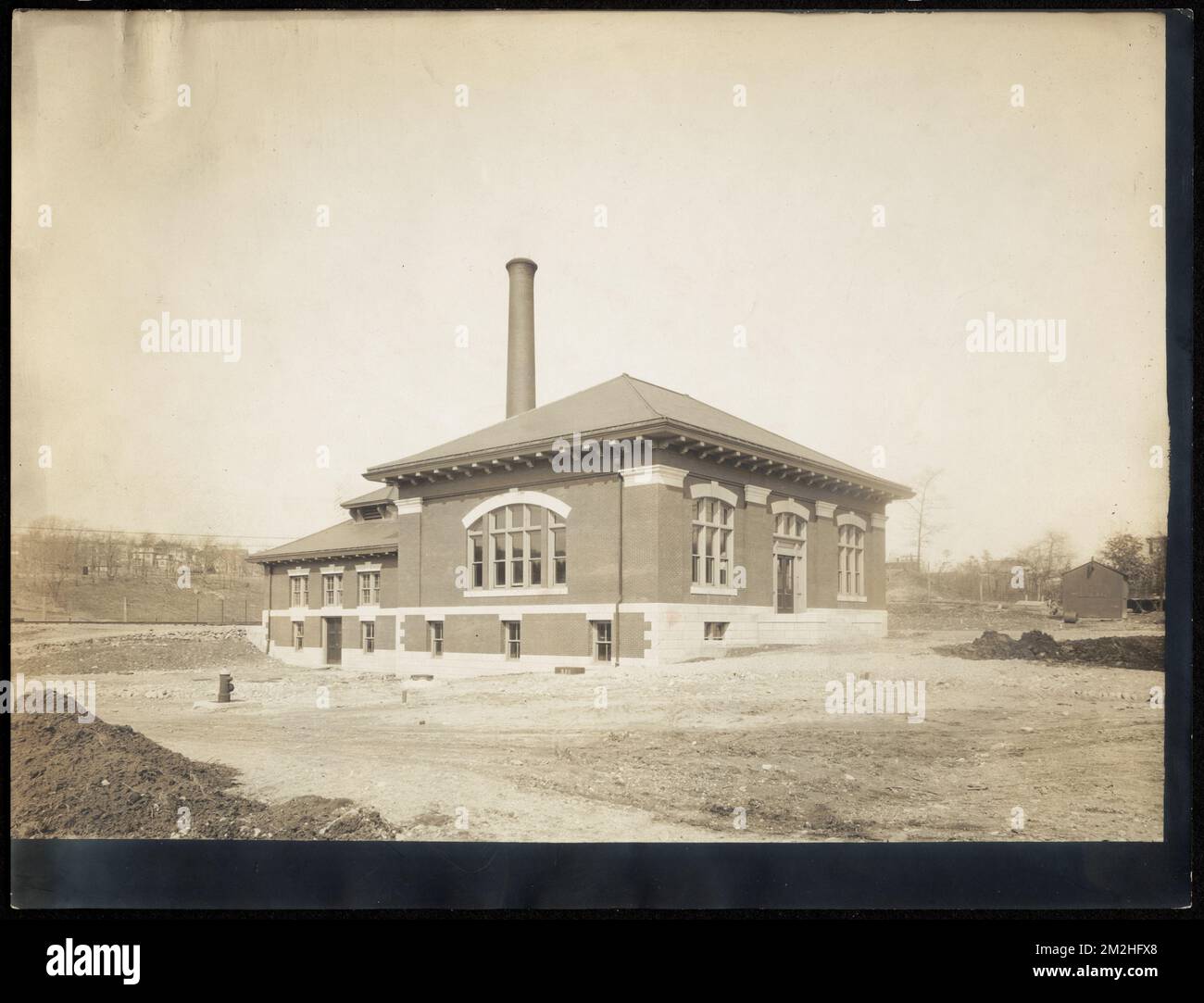 Vertriebsabteilung, Hyde Park Pumpstation, aus dem Südosten, Hyde Park, Massachusetts, 1912. Okt. - 1913. Mai, Wasserwerke, Pumpstationen, Bauarbeiten abgeschlossen Stockfoto