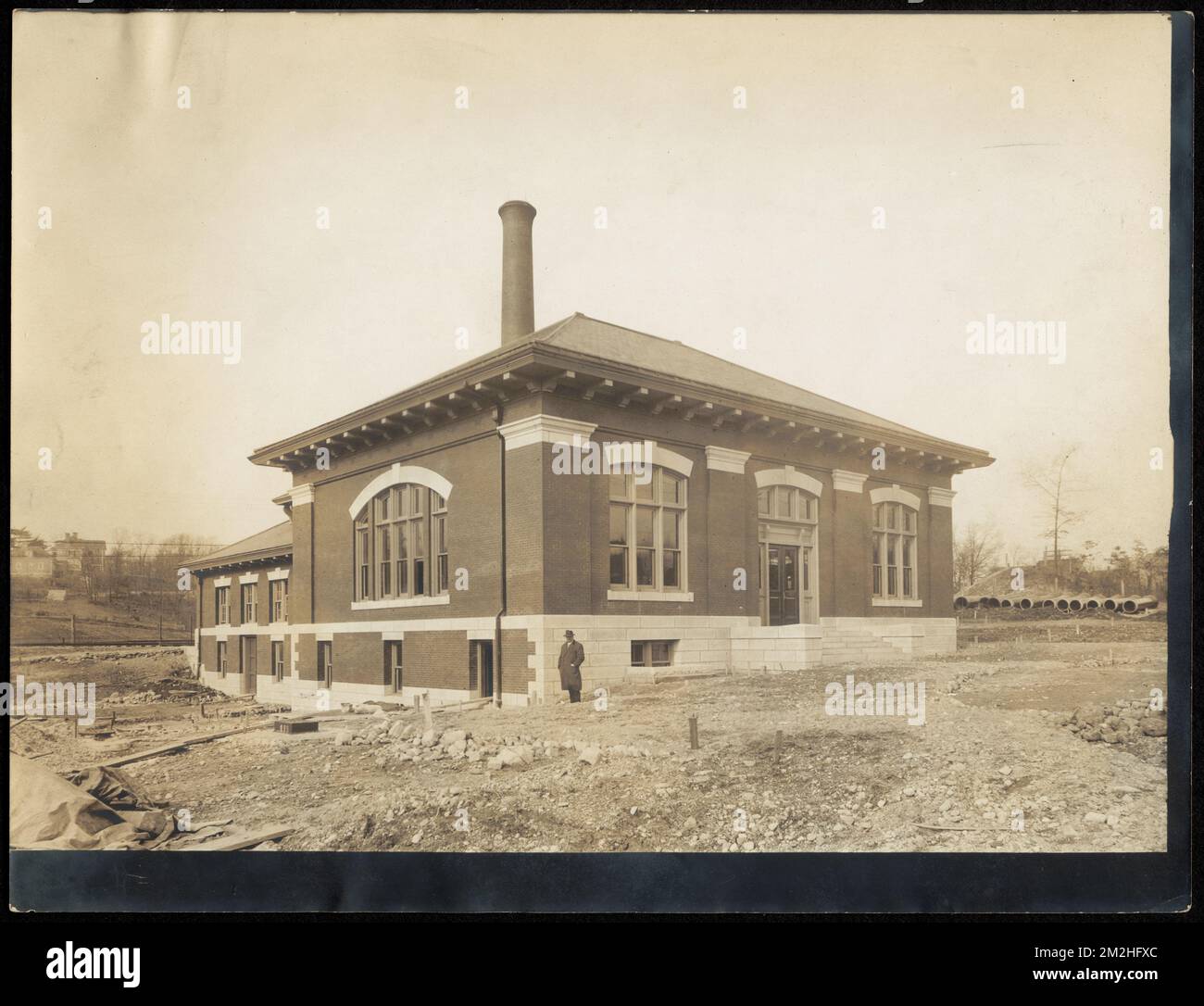 Vertriebsabteilung, Hyde Park Pumpstation, aus dem Südosten, Hyde Park, Massachusetts, 1912. Okt. - 1913. Mai, Wasserwerke, Pumpstationen, Bauarbeiten abgeschlossen Stockfoto