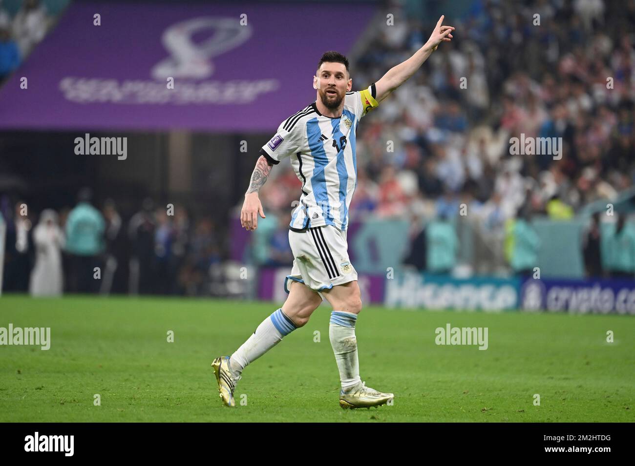 Lionel MESSI (ARG), Geste, gibt Anweisungen, Aktion, Einzelaktion, Einzelbild, Ausschnitt, Ganzkörperfoto, Halbfinale mit Vollfigur, Halbfinale Spiel 61, Argentinien (ARG) - Kroatien (CRO) 3-0 am 13.. Dezember 2022, Lusail Stadium Soccer World Championship 20122 in Katar ab 20,11. - 18.12.2022? Stockfoto