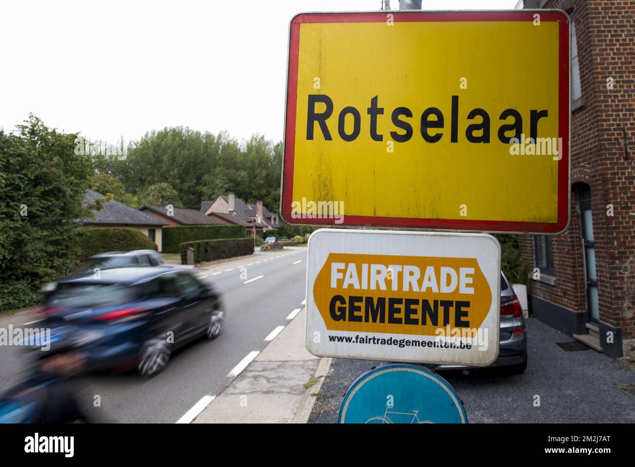 Abbildung zeigt den Namen der Gemeinde Rotselaar auf einem Straßenschild, Dienstag, 28. August 2018. BELGA FOTO JASPER JACOBS Stockfoto