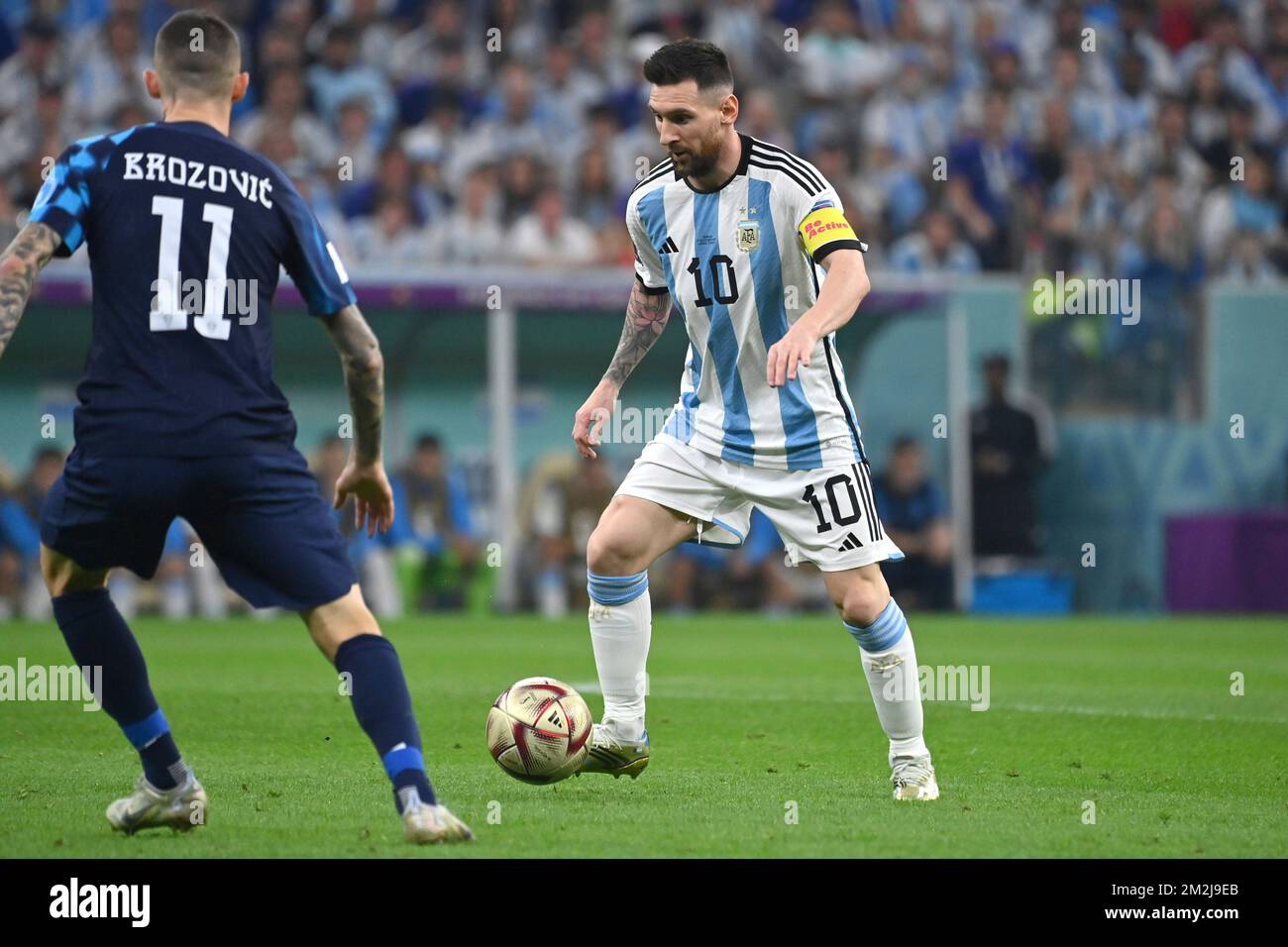Lionel MESSI (ARG), Action, Single Action, Single Image, Cut Out, Ganzkörperschuss, Vollfigur, Halbfinale, Spiel 61, Argentinien (ARG) - Kroatien (CRO) 3-0 am 13.. Dezember 2022, Lusail Stadium Fußball-Weltmeisterschaft 20122 in Katar ab 20,11. - 18.12.2022? Stockfoto