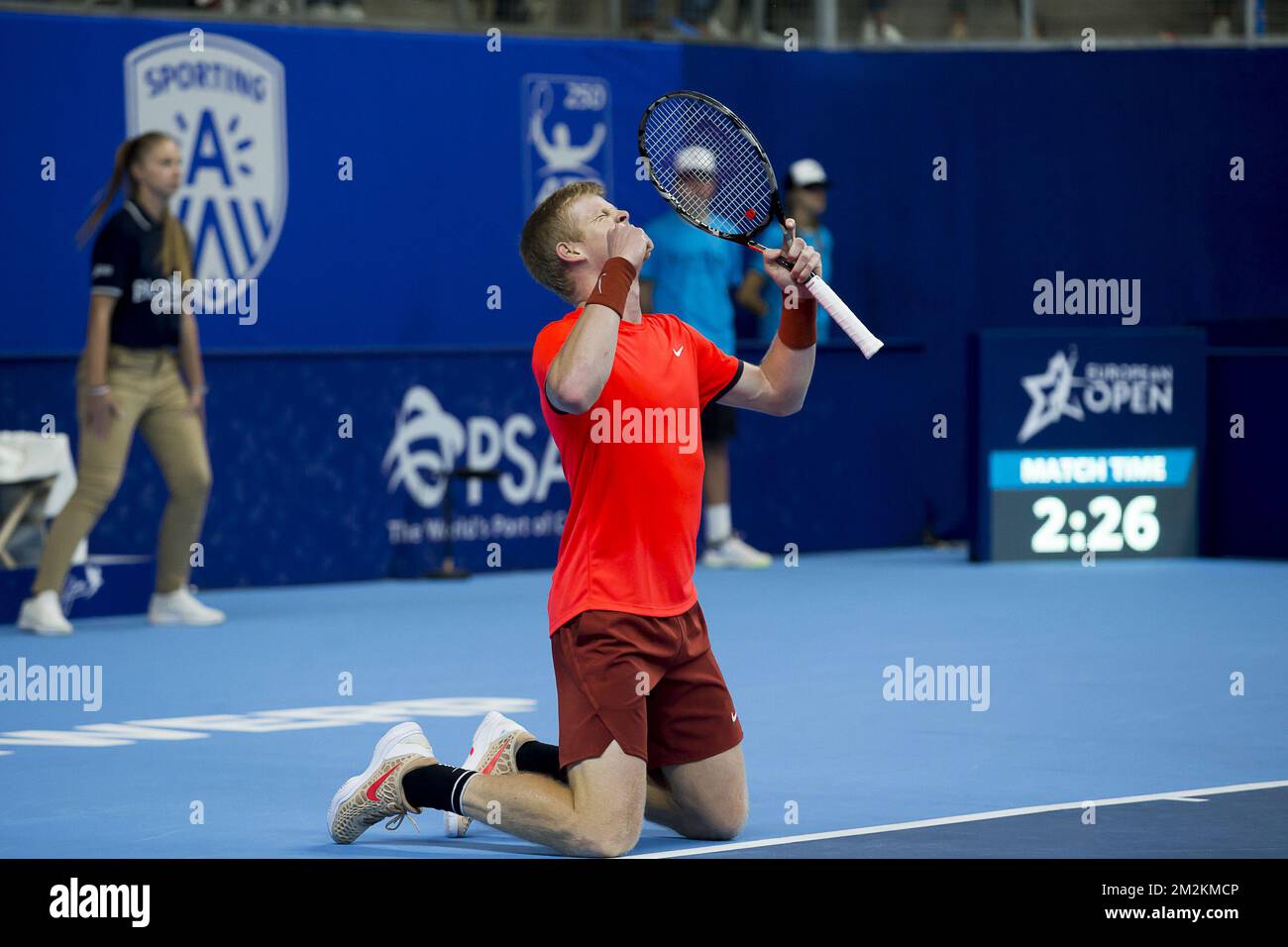 British Kyle Edmund feiert nach dem Sieg eines Tennisspiels zwischen French Gael Monfils (ATP-38) und British Kyle Edmund (ATP-15), dem Finale des Hartplatz-Tennisturniers „European Open“ in Antwerpen, Sonntag, den 21. Oktober 2018. BELGA FOTO KRISTOF VAN ACCOM Stockfoto