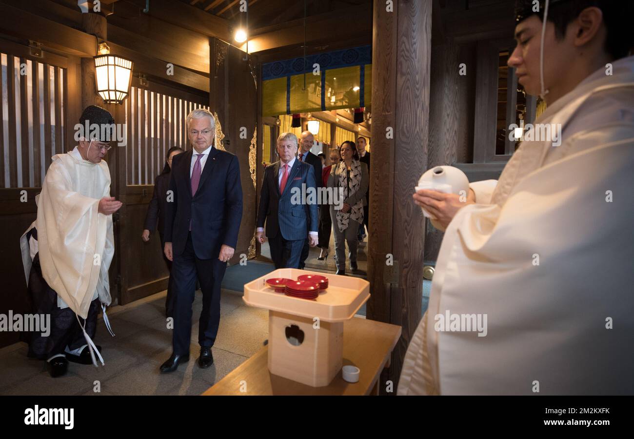 Der stellvertretende Ministerpräsident und Außenminister Didier Reynders hat sich bei einem Spaziergang durch den Park während eines Besuchs im Interkulturellen Forschungsinstitut Meiji Jingu am zweiten Tag eines Besuchs des belgischen Außenministers in Japan am Dienstag, den 30. Oktober 2018, vorgestellt. BELGA FOTO BENOIT DOPPPAGNE Stockfoto