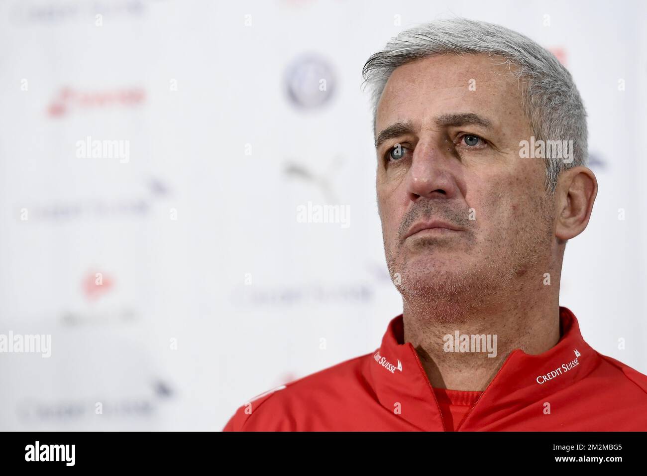 Der Schweizer Trainer Vladimir Petkovic wurde auf einer Pressekonferenz der Schweizer Nationalmannschaft am Samstag, den 17. November 2018 in Luzern, Schweiz, vorgestellt. Belgische Nationalmannschaft die Red Devils bereitet das Spiel der morgigen Nationalliga gegen die Schweiz vor. BELGA FOTO DIRK WAEM Stockfoto