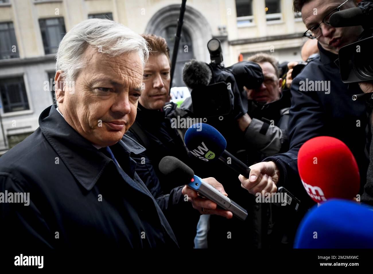 Der stellvertretende Ministerpräsident und Minister für auswärtige Angelegenheiten und Verteidigung Didier Reynders kommt am Sonntag, den 09. Dezember 2018, zu einer Tagung des ministerrates der Bundesregierung in Brüssel. Die flämische nationalistische Partei N-VA verließ gestern den ministerrat der Bundesregierung. Sie konnten den Globalen Migrationspakt der Vereinten Nationen nicht akzeptieren. Der König hat den Rücktritt der fünf N-VA-Minister von der Regierung Michel akzeptiert. BELGA FOTO DIRK WAEM Stockfoto