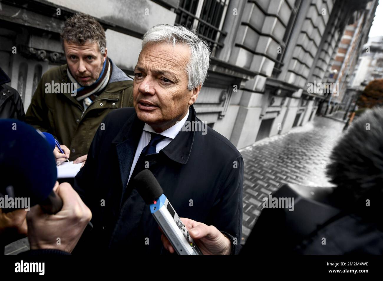 Der stellvertretende Ministerpräsident und Minister für auswärtige Angelegenheiten und Verteidigung Didier Reynders kommt am Sonntag, den 09. Dezember 2018, zu einer Tagung des ministerrates der Bundesregierung in Brüssel. Die flämische nationalistische Partei N-VA verließ gestern den ministerrat der Bundesregierung. Sie konnten den Globalen Migrationspakt der Vereinten Nationen nicht akzeptieren. Der König hat den Rücktritt der fünf N-VA-Minister von der Regierung Michel akzeptiert. BELGA FOTO DIRK WAEM Stockfoto