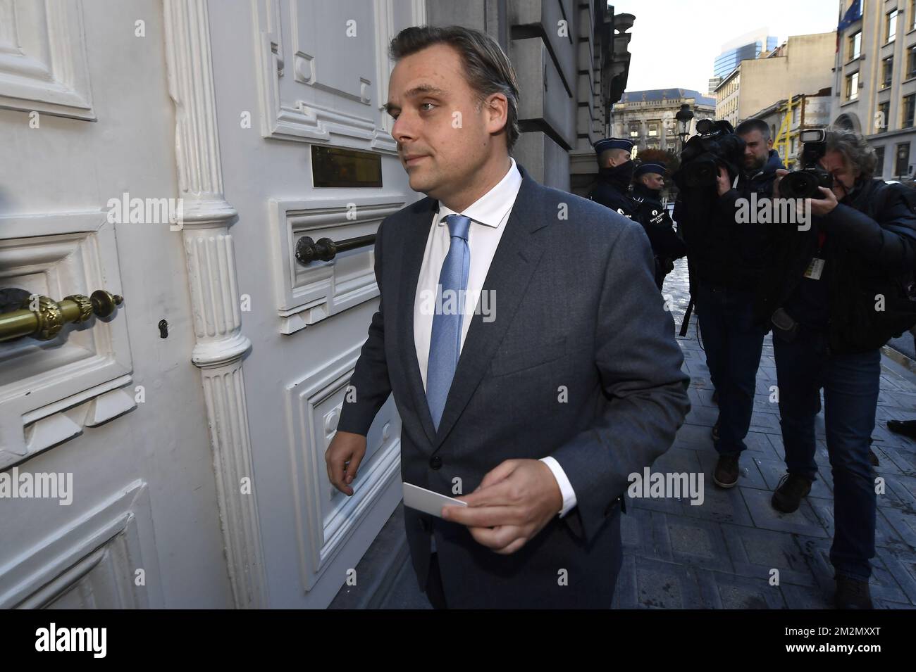 Philippe De Backer, Minister für Sozialbetrug, Privatsphäre, Nordsee, Telekommunikation und Verwaltungsvereinfachung, kommt am Sonntag, den 09. Dezember 2018, zu einer Tagung des ministerrates der Bundesregierung in Brüssel. Die flämische nationalistische Partei N-VA verließ gestern den ministerrat der Bundesregierung. Sie konnten den Globalen Migrationspakt der Vereinten Nationen nicht akzeptieren. Der König hat den Rücktritt der fünf N-VA-Minister von der Regierung Michel akzeptiert. BELGA FOTO DIRK WAEM Stockfoto