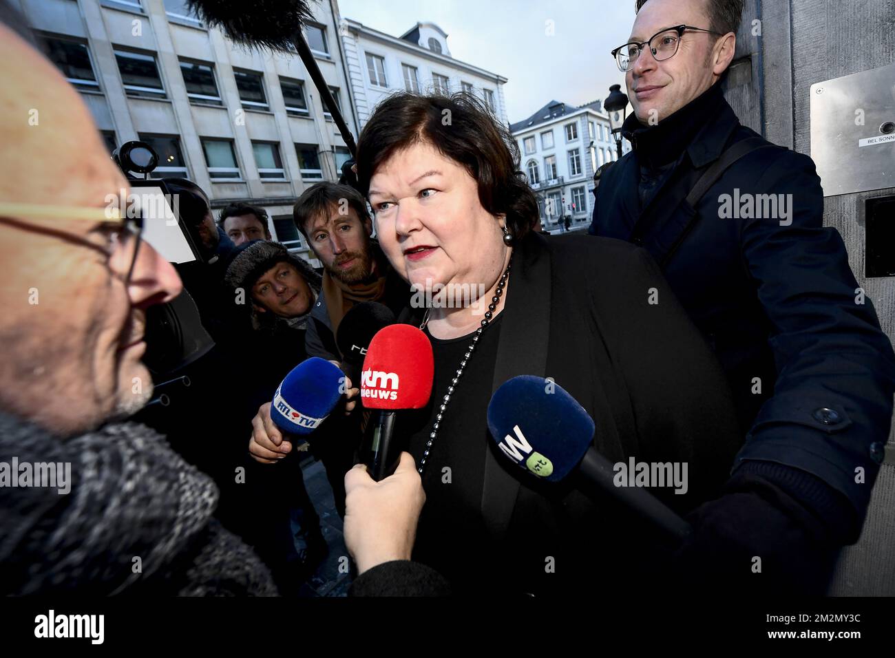 Die Ministerin für Gesundheit, Soziales, Asylpolitik und Migration Maggie De Block kommt am Sonntag, den 09. Dezember 2018, zu einer ministertagung der Bundesregierung in Brüssel. Die flämische nationalistische Partei N-VA verließ gestern den ministerrat der Bundesregierung. Sie konnten den Globalen Migrationspakt der Vereinten Nationen nicht akzeptieren. Der König hat den Rücktritt der fünf N-VA-Minister von der Regierung Michel akzeptiert. BELGA FOTO DIRK WAEM Stockfoto