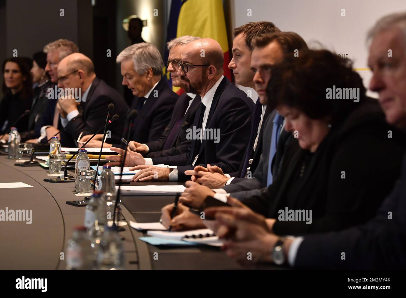 Der belgische Premierminister Charles Michel wurde am Sonntag, den 09. Dezember 2018, auf einer Tagung des ministerrates der Bundesregierung in Brüssel fotografiert. Die flämische nationalistische Partei N-VA verließ gestern den ministerrat der Bundesregierung. Sie konnten den Globalen Migrationspakt der Vereinten Nationen nicht akzeptieren. Der König hat den Rücktritt der fünf N-VA-Minister von der Regierung Michel akzeptiert. BELGA FOTO DIRK WAEM Stockfoto