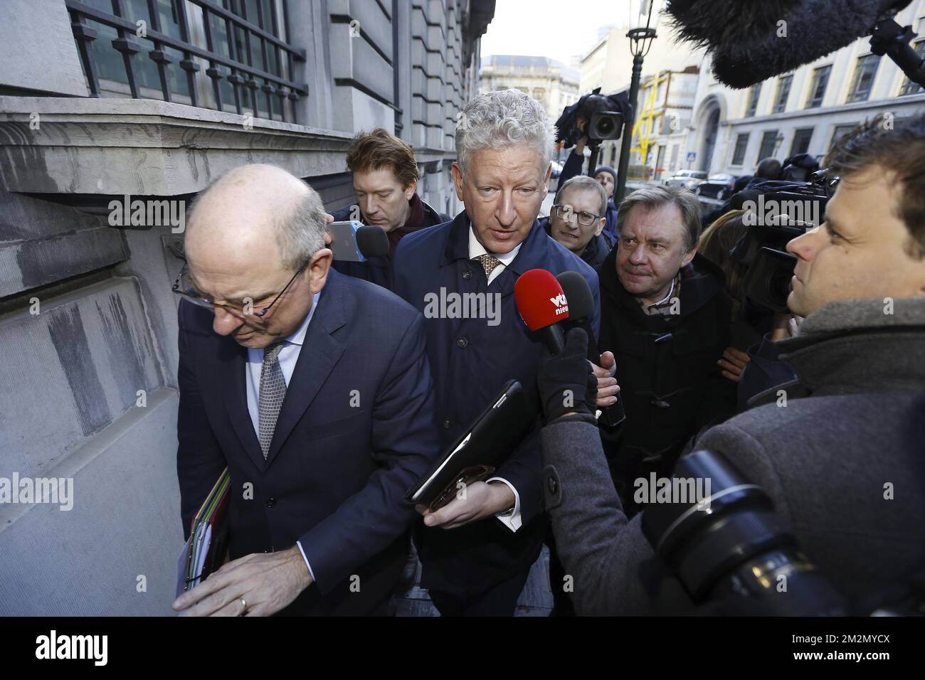 Justizminister Koen Geens und Minister für Inneres und Außenhandel Pieter De Crem kommen am Sonntag, den 09. Dezember 2018, zu einer Tagung des ministerrates der Bundesregierung in Brüssel. Die flämische nationalistische Partei N-VA verließ gestern den ministerrat der Bundesregierung. Sie konnten den Globalen Migrationspakt der Vereinten Nationen nicht akzeptieren. Der König hat den Rücktritt der fünf N-VA-Minister von der Regierung Michel akzeptiert. BELGA FOTO NICOLAS MAETERLINCK Stockfoto