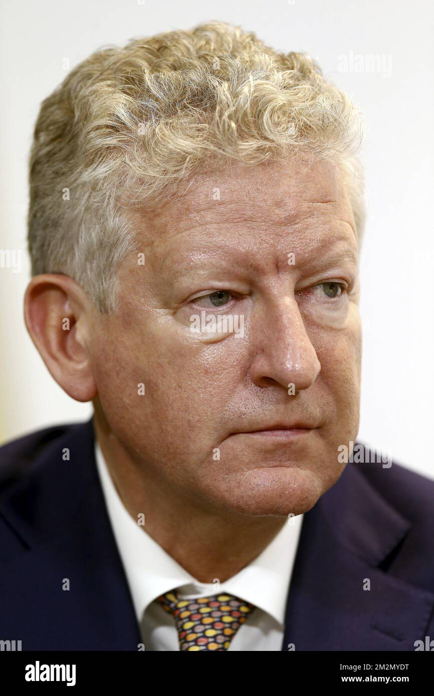 Der Minister für Inneres und Außenhandel, Pieter De Crem, wurde auf einer Pressekonferenz nach einer Tagung des ministerrates der Bundesregierung am Sonntag, den 09. Dezember 2018 in Brüssel fotografiert. Die flämische nationalistische Partei N-VA verließ gestern den ministerrat der Bundesregierung. Sie konnten den Globalen Migrationspakt der Vereinten Nationen nicht akzeptieren. Der König hat den Rücktritt der fünf N-VA-Minister von der Regierung Michel akzeptiert. Die Zuständigkeit der Minister der NVA wurde den Ministern und Staatssekretären übertragen, die Minister wurden. BELGA FOTO NICOLAS MAETERLINCK Stockfoto