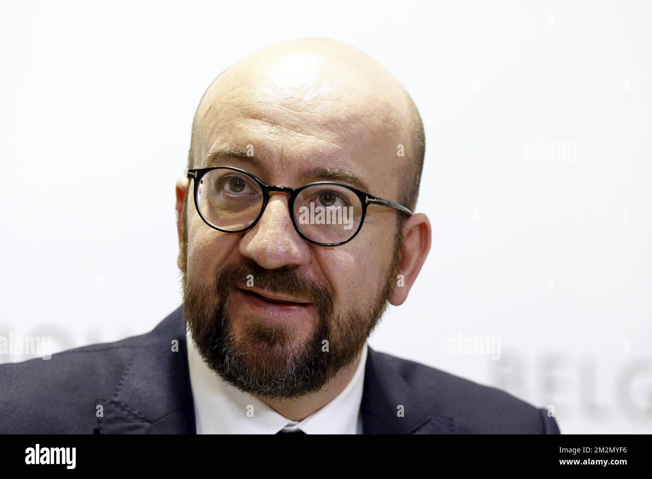 Der belgische Ministerpräsident Charles Michel nahm am Sonntag, den 09. Dezember 2018, auf einer Pressekonferenz nach einer Tagung des ministerrates der Bundesregierung in Brüssel das Bild auf. Die flämische nationalistische Partei N-VA verließ gestern den ministerrat der Bundesregierung. Sie konnten den Globalen Migrationspakt der Vereinten Nationen nicht akzeptieren. Der König hat den Rücktritt der fünf N-VA-Minister von der Regierung Michel akzeptiert. Die Zuständigkeit der Minister der NVA wurde den Ministern und Staatssekretären übertragen, die Minister wurden. BELGA FOTO NICOLAS MAETERLINCK Stockfoto