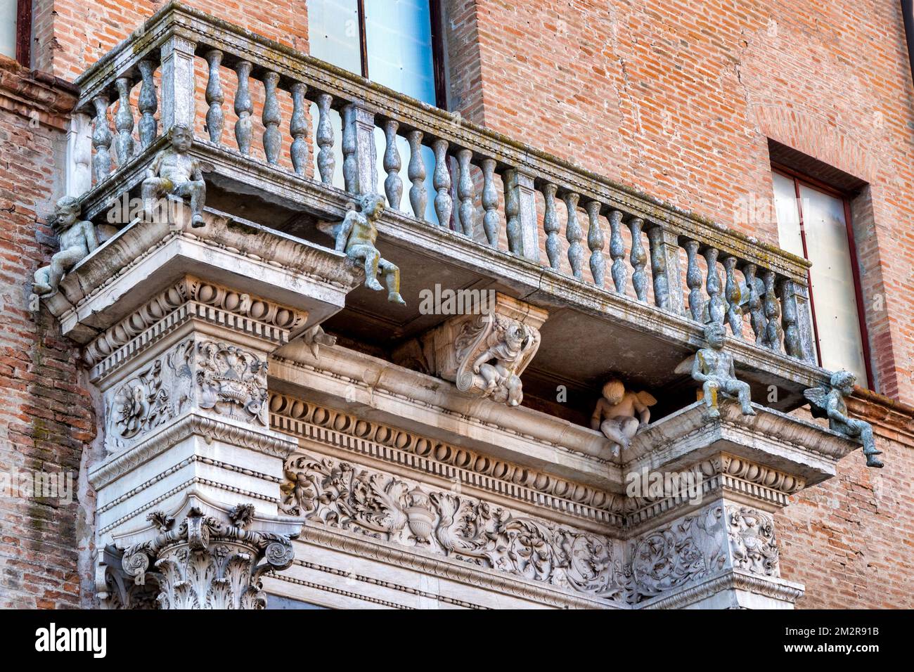 Detail des Balkons des Palazzo Prosperi-Sacrati Stockfoto