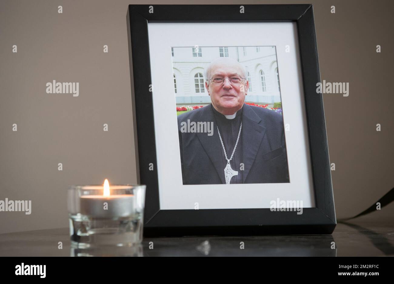 Die Abbildung zeigt ein Porträt von Kardinal Godfried Danneels, wo man Kardinal Danneels, der letzten Donnerstag im Alter von 85 Jahren starb, am Montag, den 18. März 2019 in Mechelen würdigen kann. BELGA FOTO BENOIT DOPPPAGNE Stockfoto
