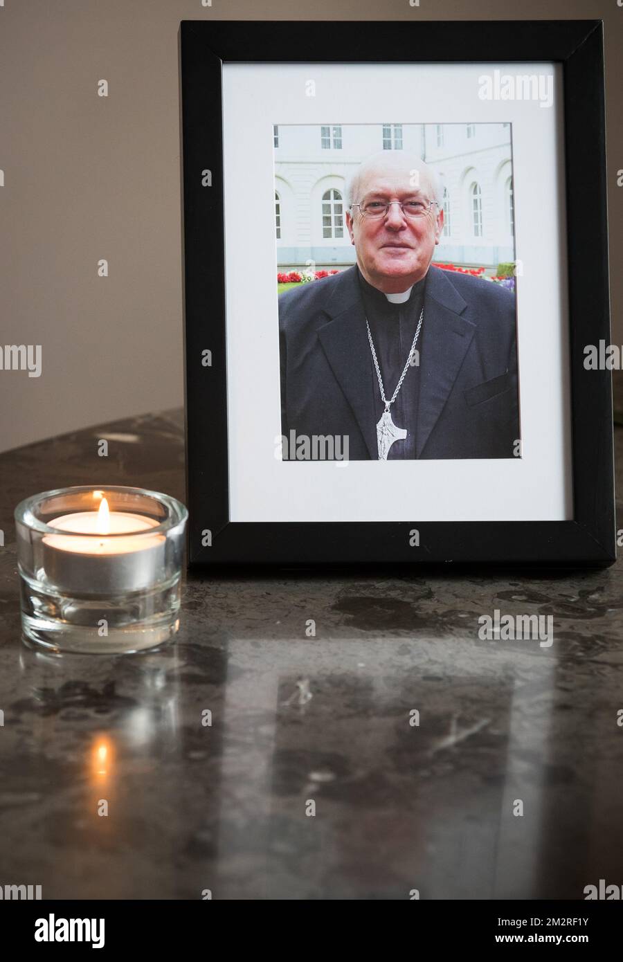 Die Abbildung zeigt ein Porträt von Kardinal Godfried Danneels, wo man Kardinal Danneels, der letzten Donnerstag im Alter von 85 Jahren starb, am Montag, den 18. März 2019 in Mechelen würdigen kann. BELGA FOTO BENOIT DOPPPAGNE Stockfoto