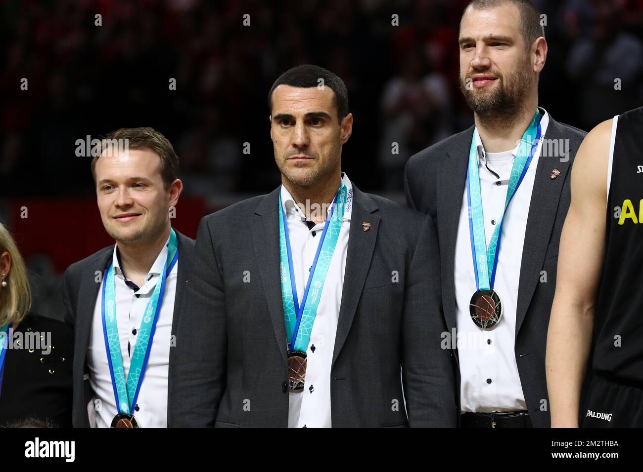 Antwerp's Head Coach Roel Moors and staff pictured with the bronze medal after winning a basketball match between Antwerp Giants and German team Brose Bamberg, the match for the third place of the 'Final Four' of the men's Champions League basketball competition, Sunday 05 May 2019 in Antwerp. BELGA PHOTO DAVID PINTENS Stockfoto