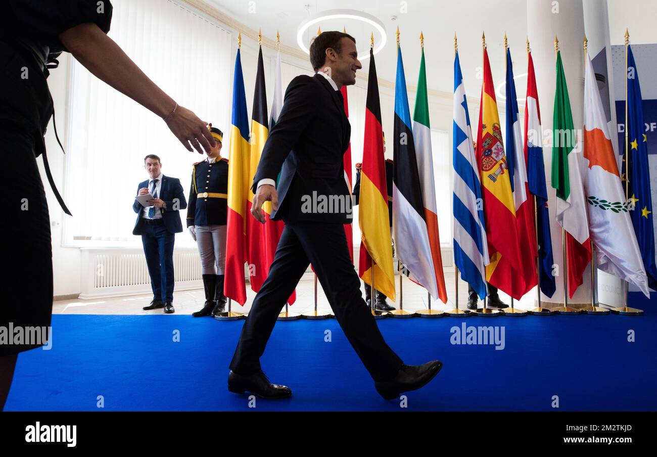 Der Präsident von Frankreich Emmanuel Macron stellte sich vor, wie er am Donnerstag, den 09. Mai 2019, in Sibiu (Rumänien) ankommt, um ein informelles Gipfeltreffen europäischer Staats- und Regierungschefs zu unterstützen. BELGA FOTO BENOIT DOPPPAGNE Stockfoto
