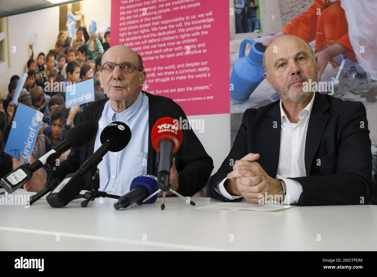 Der Präsident des UNICEF Belgien Eddy Boutmans und der neue Präsident des UNICEF Belgien Roland Steisel wurden auf einer Pressekonferenz des UNICEF Belgien zum Interimsdirektor Sintobin am Montag, den 13. Mai 2019, in Brüssel vorgestellt. Sintobin wurde gebeten, zurückzutreten, nachdem er mit einer Bundesuntersuchung in Verbindung gebracht wurde, die gegen Adoptionsbetrug von gemeinnützigen Unternehmen Hacer Puente durchgeführt wurde, wo er zuvor die Finanzabteilung leitete. BELGA FOTO THIERRY ROGE Stockfoto