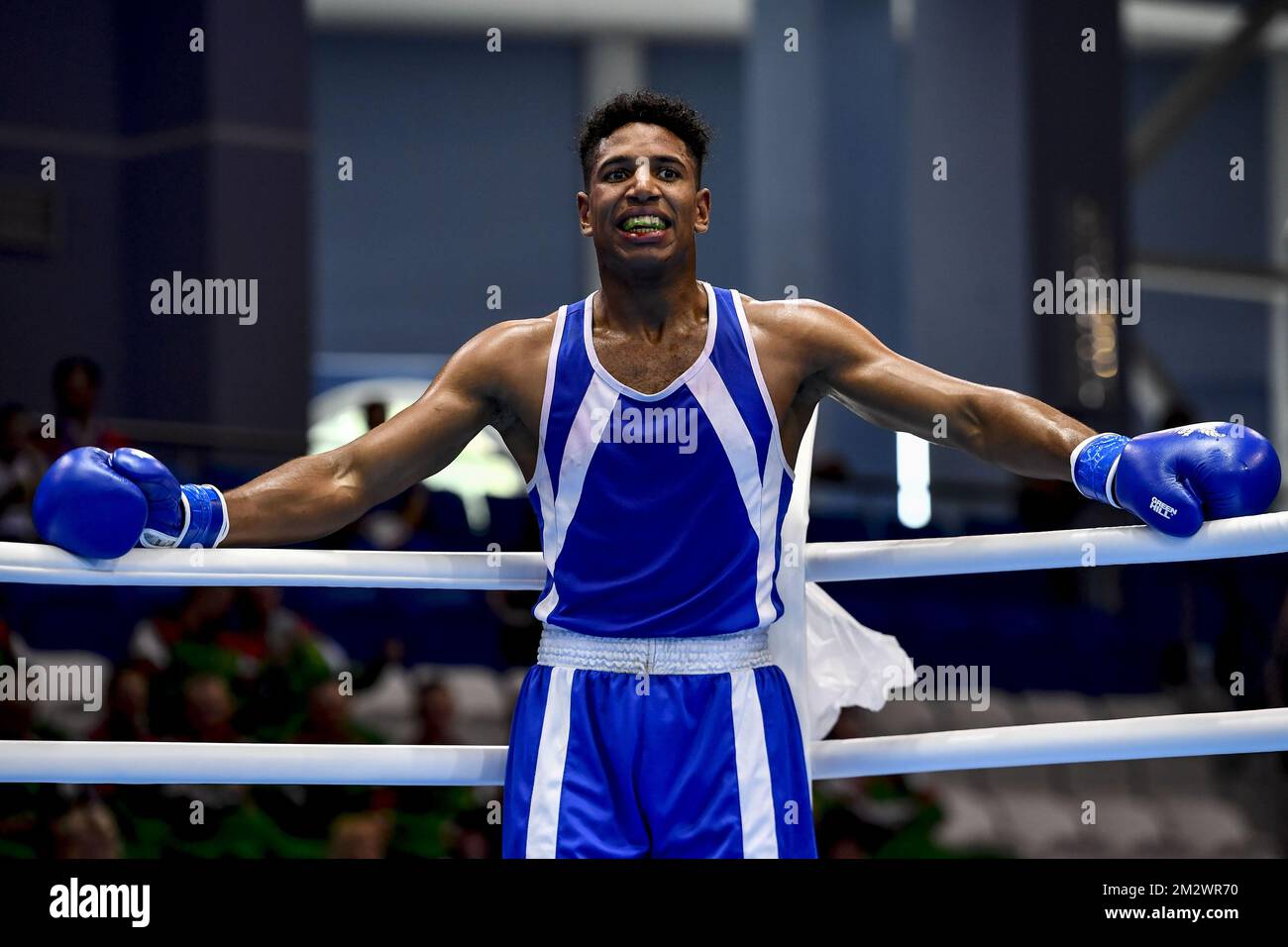 Der belgische Boxer Victor Schelstraete (blaue Ecke) wurde während der Finale 1/8 des Männer-Boxwettbewerbs bei den Europaspielen in Minsk, Belarus, in den unter 91kg Jahren aufgenommen. Die zweite Ausgabe der „Europäischen Spiele“ findet vom 21. Bis 30. Juni in Minsk, Belarus, statt. Belgien stellt 51 Sportler aus 11 Sportarten vor. BELGA FOTO DIRK WAEM Stockfoto