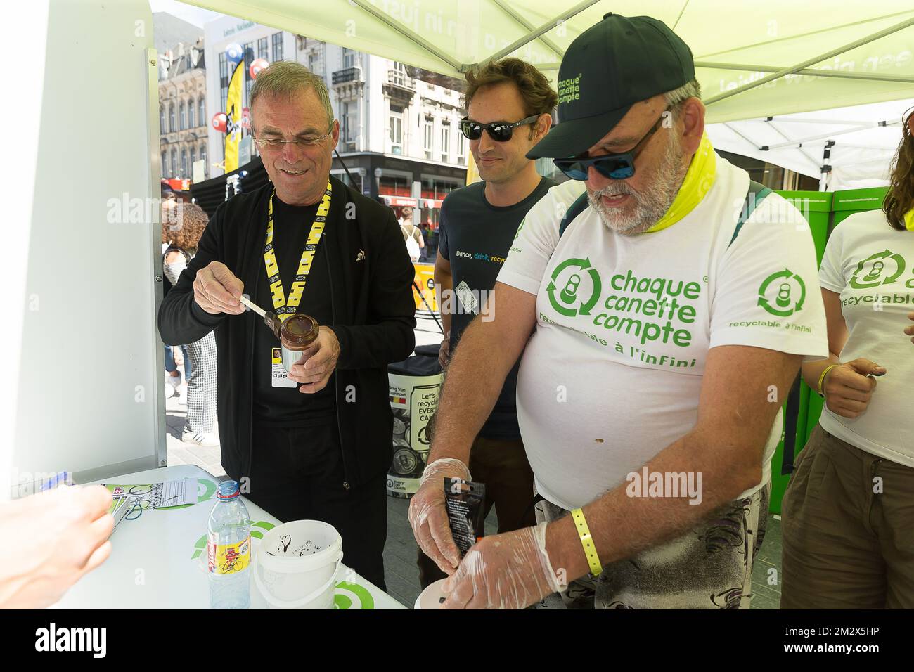 Der ehemalige französische Radfahrer Bernard Hinault wurde am Donnerstag, den 04. Juli 2019, bei der Eröffnung des Fanparks des Radrennens Tour de France 106. in Brüssel, Belgien, fotografiert. Die diesjährige Tour de France beginnt in Brüssel und findet vom 6.. Juli bis 28.. Juli statt. BELGA FOTO JAMES ARTHUR GEKIERE Stockfoto
