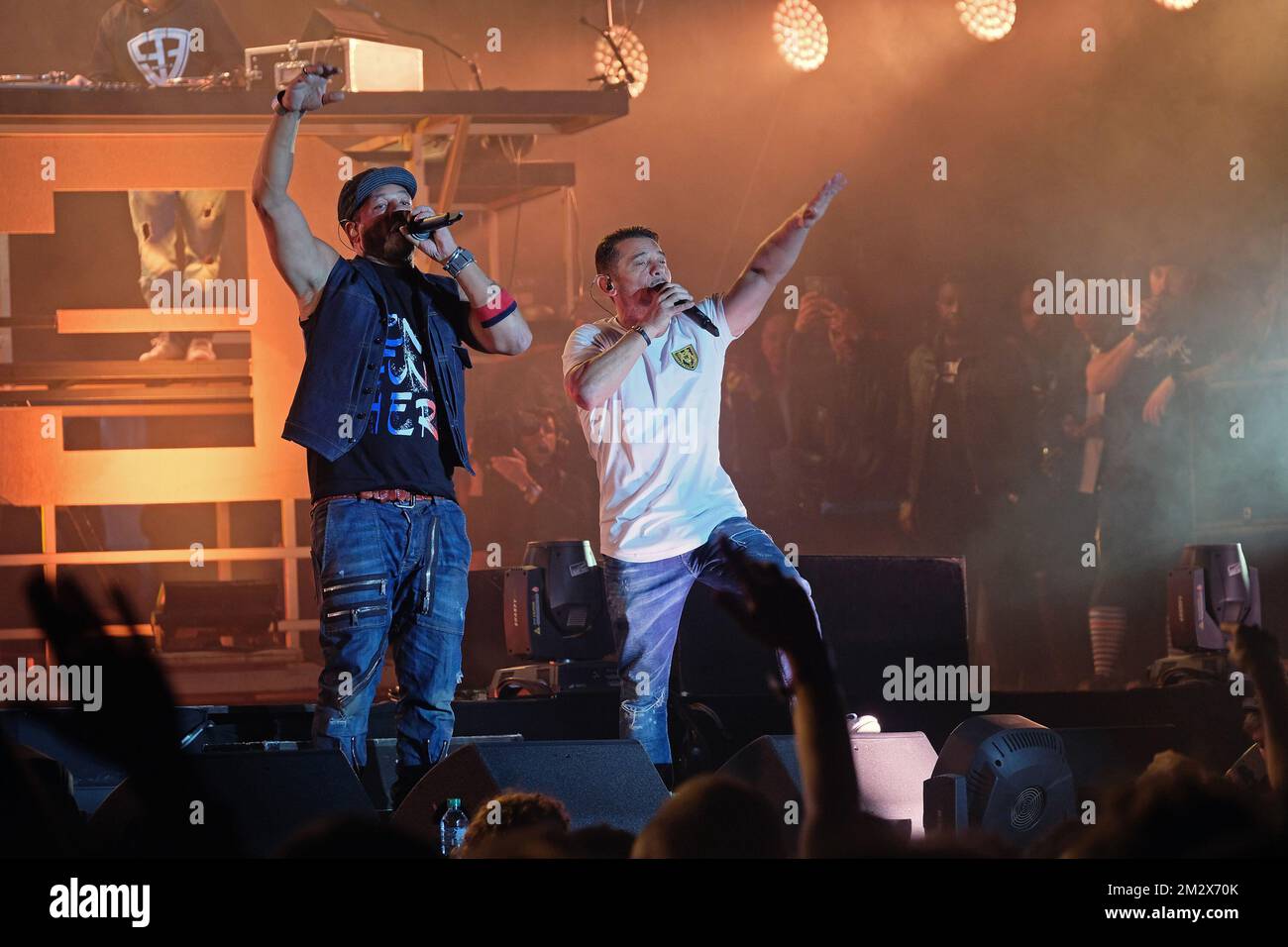 Joeystarr & Kool Shen von der französischen Rap-Gruppe Suprême NTM auf der Bühne Stockfoto