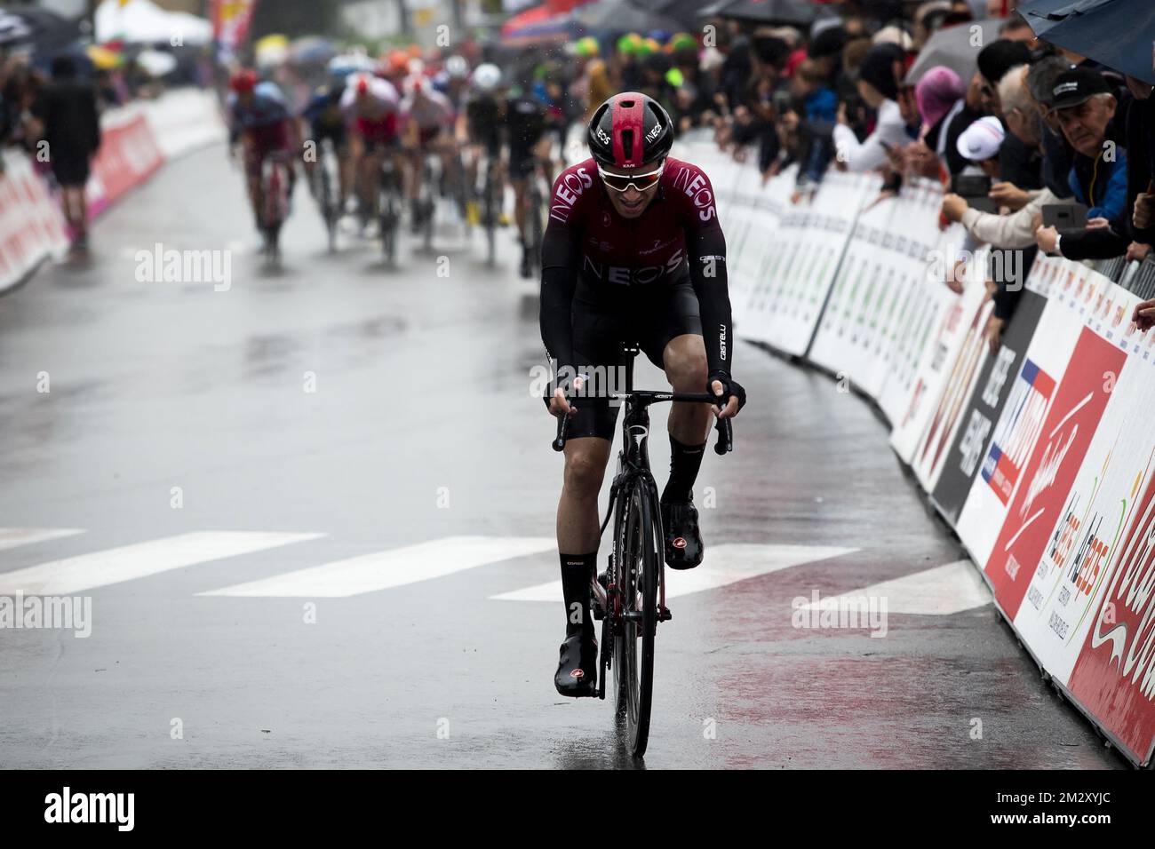 British Chris Lawless von Team Ineos überquert die Ziellinie der zweiten Etappe des Radrennens Tour De Wallonie, 170,4 km von Waremme nach Beyne-Heusay, am Sonntag, den 28. Juli 2019. BELGA FOTO KRISTOF VAN ACCOM Stockfoto