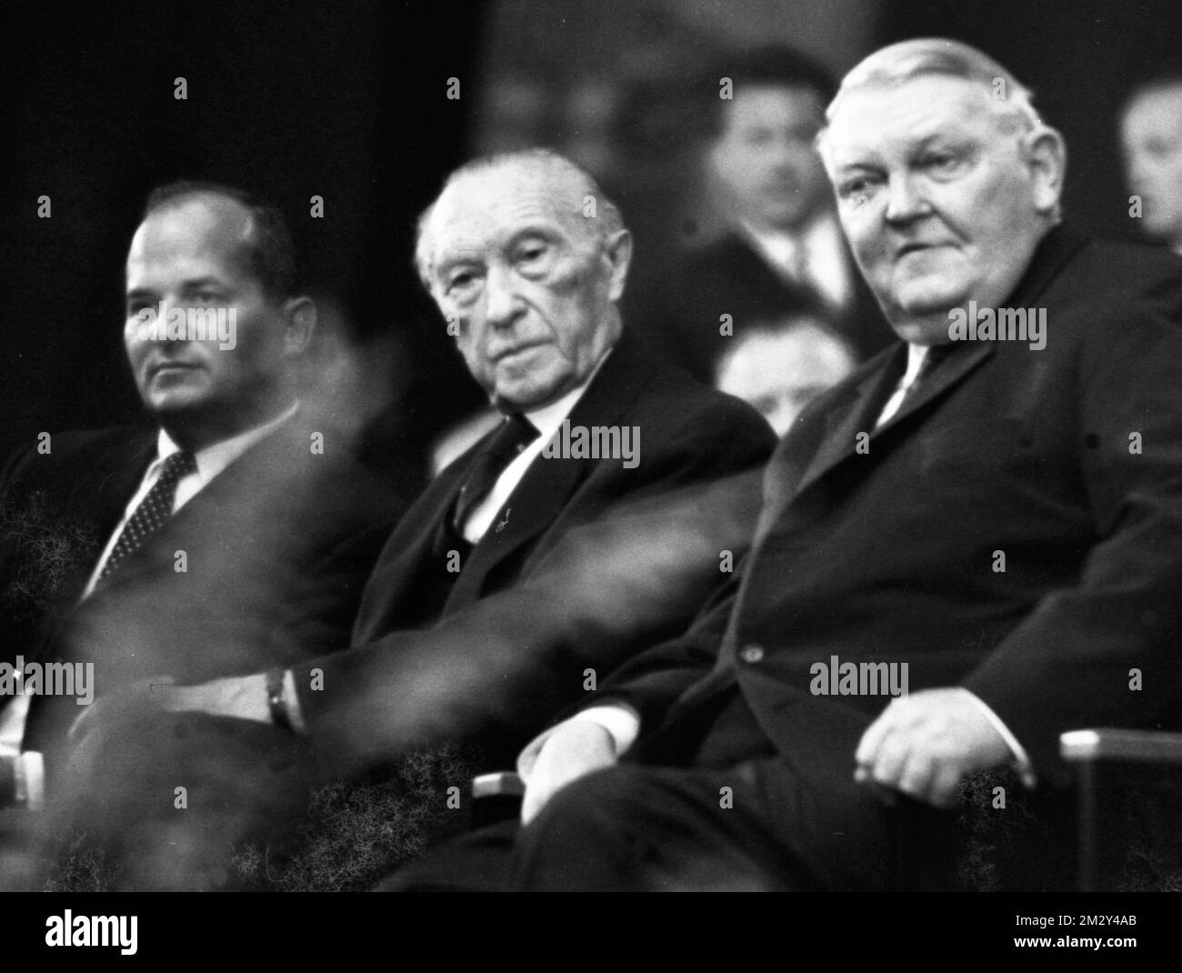 CDU-Wahlkampf für die Bundestagswahlen 1966 in Dortmund, Ludwig Ehrhard, Konrad Adenauer, Rainer Barzel (von rechts nach links), Deutschland Stockfoto
