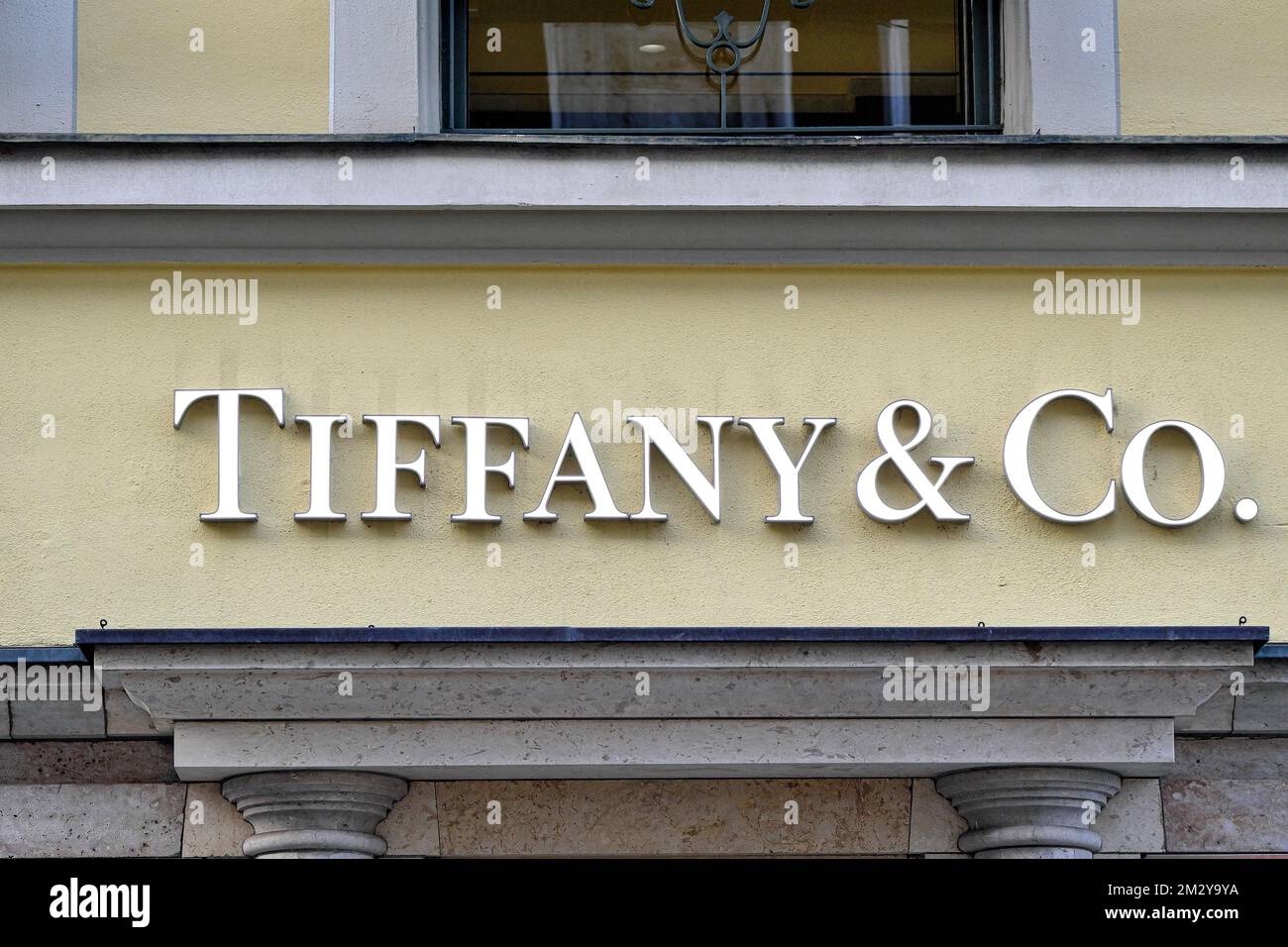 Logo des Unternehmens TIFFANY & CO Perusstr., München, Bayern, Deutschland Stockfoto