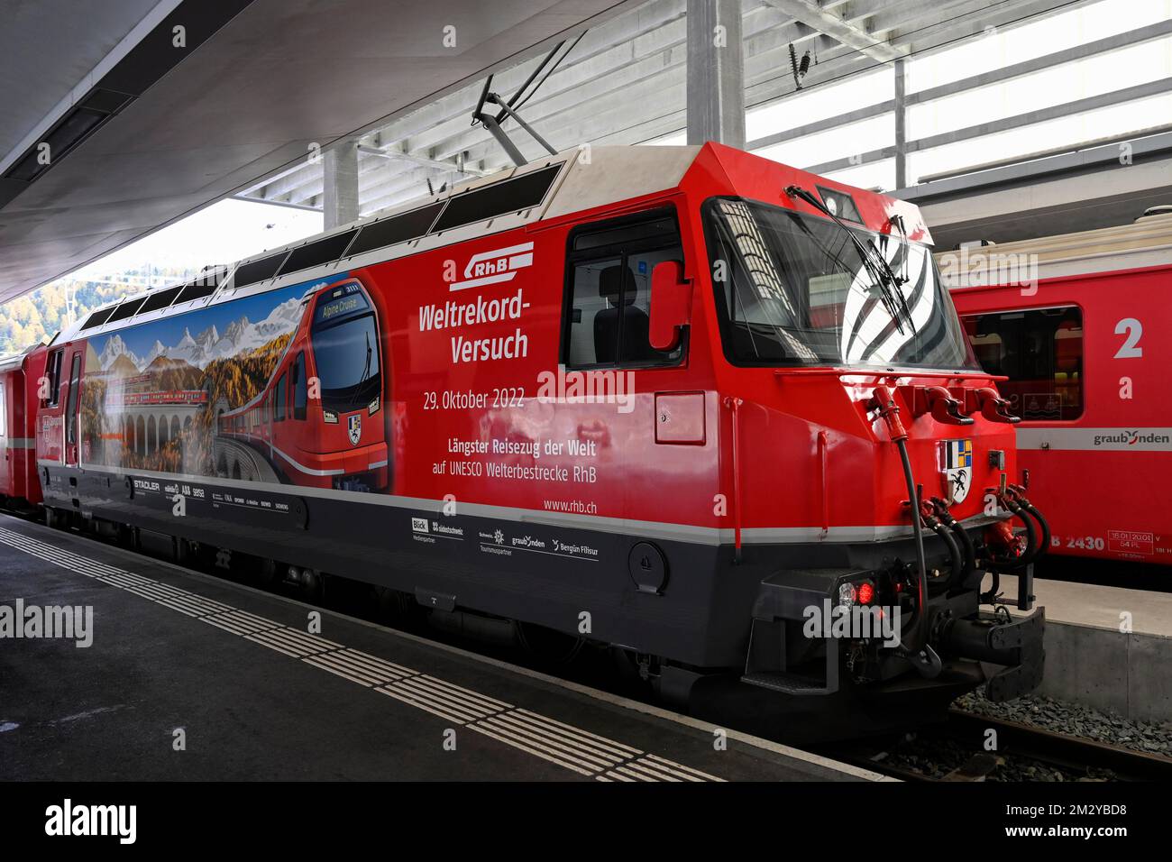 Personenzug RHB Rhaetische Bahn, Schweiz Stockfoto