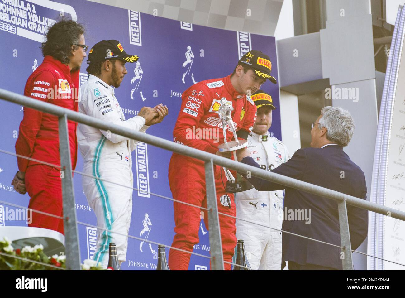 Mercedes' britischer Fahrer Lewis Hamilton, Ferraris Monegasque-Fahrer Charles Leclerc und Mercedes' finnischer Fahrer Valtteri Bottas feiern auf dem Podium nach dem Spa-Francorchamps Formel 1 Grand Prix von Belgien, am Sonntag, den 01. September 2019 in Spa-Francorchamps. BELGA FOTO NICOLAS LAMBERT Stockfoto