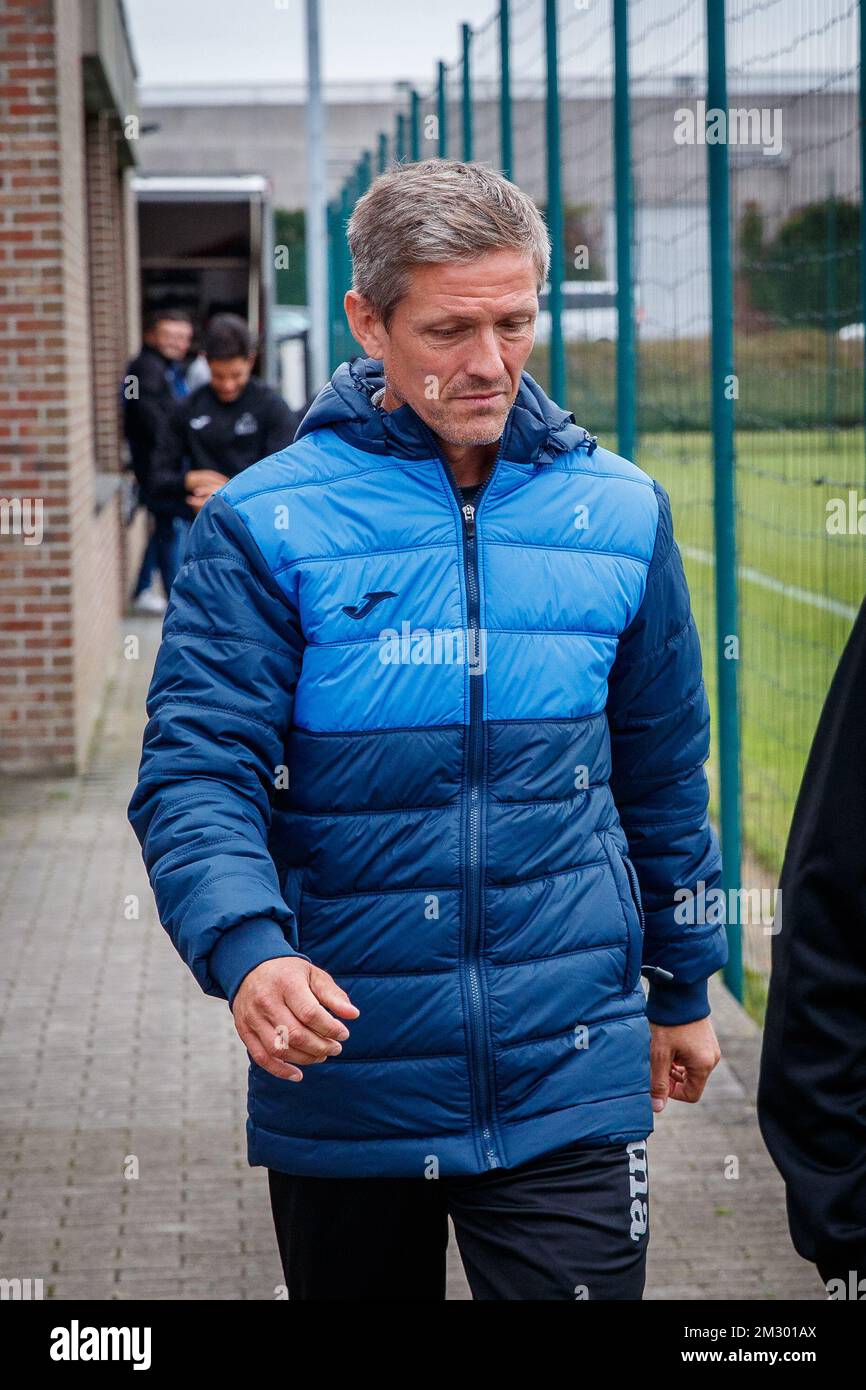 Roeselare Cheftrainer Arnat Gretarsson stellte vor einem Training der belgischen Fußballmannschaft KSV Roeselare am Mittwoch, den 11. September 2019 in Roeselare vor. BELGA FOTO KURT DESPLENTER Stockfoto