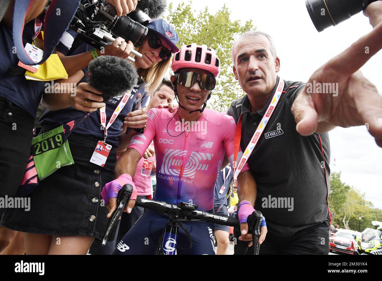 Der kolumbianische Sergio Higuita von EF Education First Pro Cycling feiert, als er die Stufe 18 der 2019. Ausgabe des Radrennen „Vuelta a Espana“, Tour of Spain, von der Comunidad de Madrid gewinnt. Colmenar Viejo nach Becerril de la Sierra (177,5 km), Donnerstag, 12. September 2019. BELGA FOTO YUZURU SUNADA - FRANKREICH RAUS Stockfoto