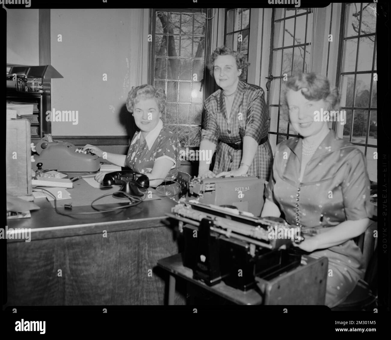 Forest Hills Friedhof. Büro hilft, Büros, Büroangestellte, Forest Hills Friedhof Boston, Mass. Leon Abdalian Kollektion Stockfoto