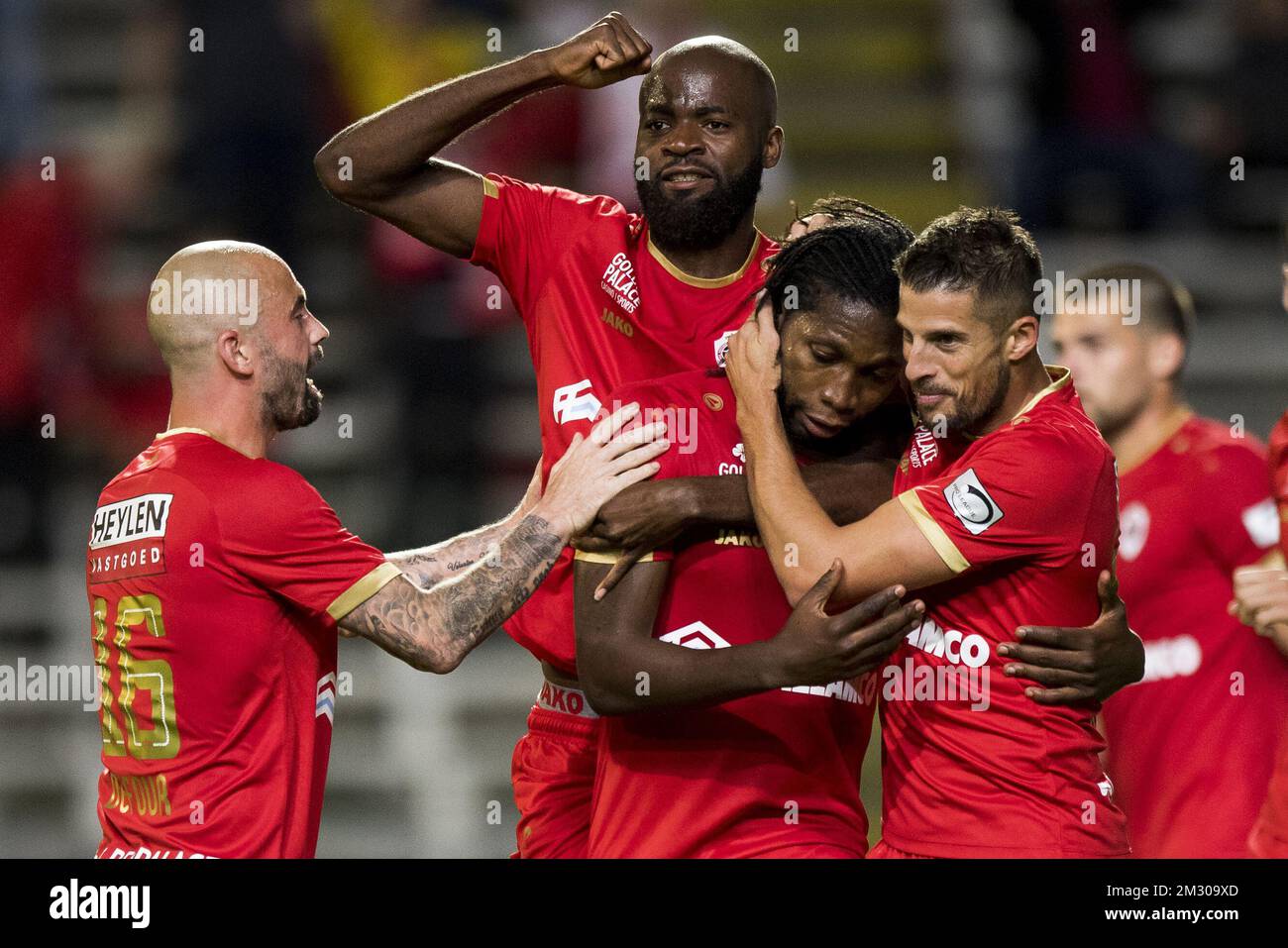 Antwerpens Steven Defour, Antwerpens Didier Lamkel Ze, Antwerpens Dieumerci Mbokani Bezua und Antwerpens Kevin Mirallas feiern nach einem Tor während eines Fußballspiels zwischen dem Royal Antwerpener FC und Cercle Brügge KSV am Samstag, den 21. September 2019 in Antwerpen, am 8. Tag der belgischen Fußballsaison „Jiler Pro League“ 2019-2020. BELGA FOTO JASPER JACOBS Stockfoto
