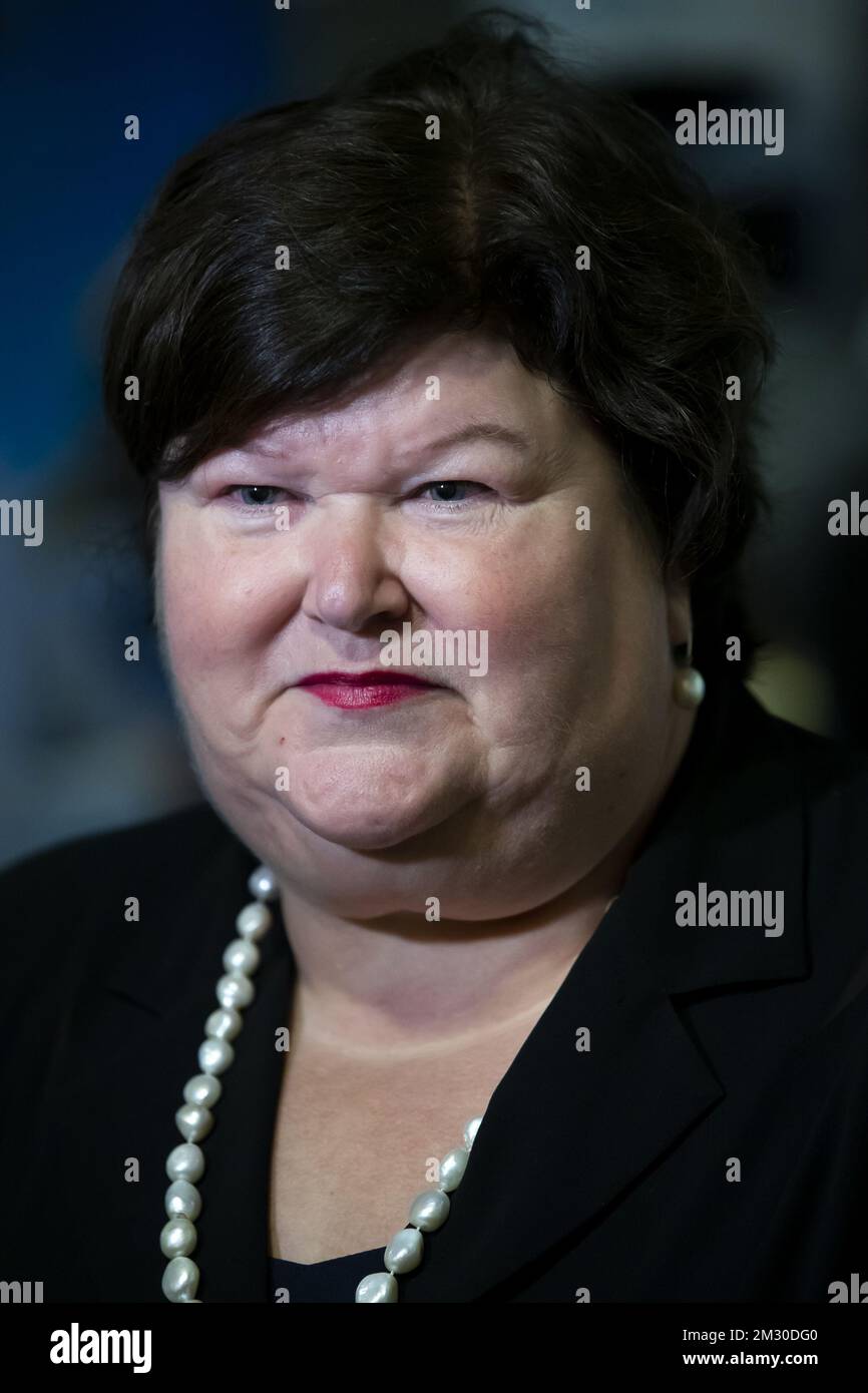 Maggie De Block, Ministerin für Gesundheit, Soziales, Asylpolitik und Migration, wurde während eines königlichen Besuchs bei einer Demonstration eines „medizinischen Drohnenflugs“ im Universitätskrankenhaus Ziekenhuis Antwerpen (UZA) in Edegem am Mittwoch, den 25. September 2019, gezeigt. Die Drohne wird für den Transport von medizinischen Proben, menschlichem Gewebe und Medikamenten verwendet. BELGA FOTO KRISTOF VAN ACCOM Stockfoto