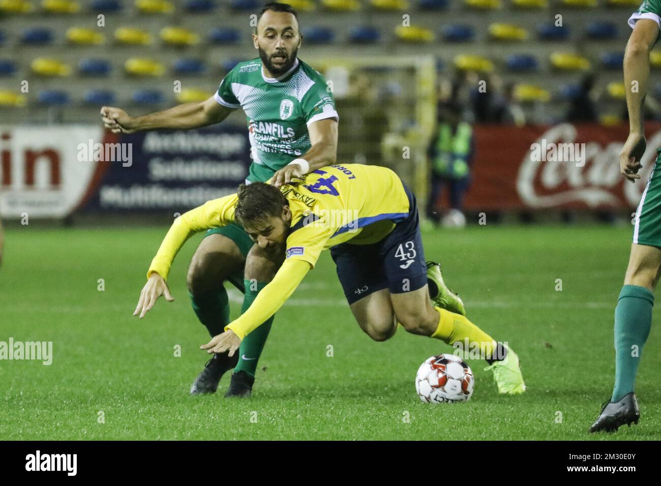 Ridwane Bouchibti von Verlaine und Nik Lorbek von Union wurden während eines Fußballspiels zwischen Royal Union Saint-Gilloise (1B) und RCS Verlaine (2am) am Mittwoch, den 25. September 2019 in Brüssel im 1./16.. Endspiel des belgischen Pokals "Croky Cup" in Aktion gezeigt. BELGA FOTO THIERRY ROGE Stockfoto