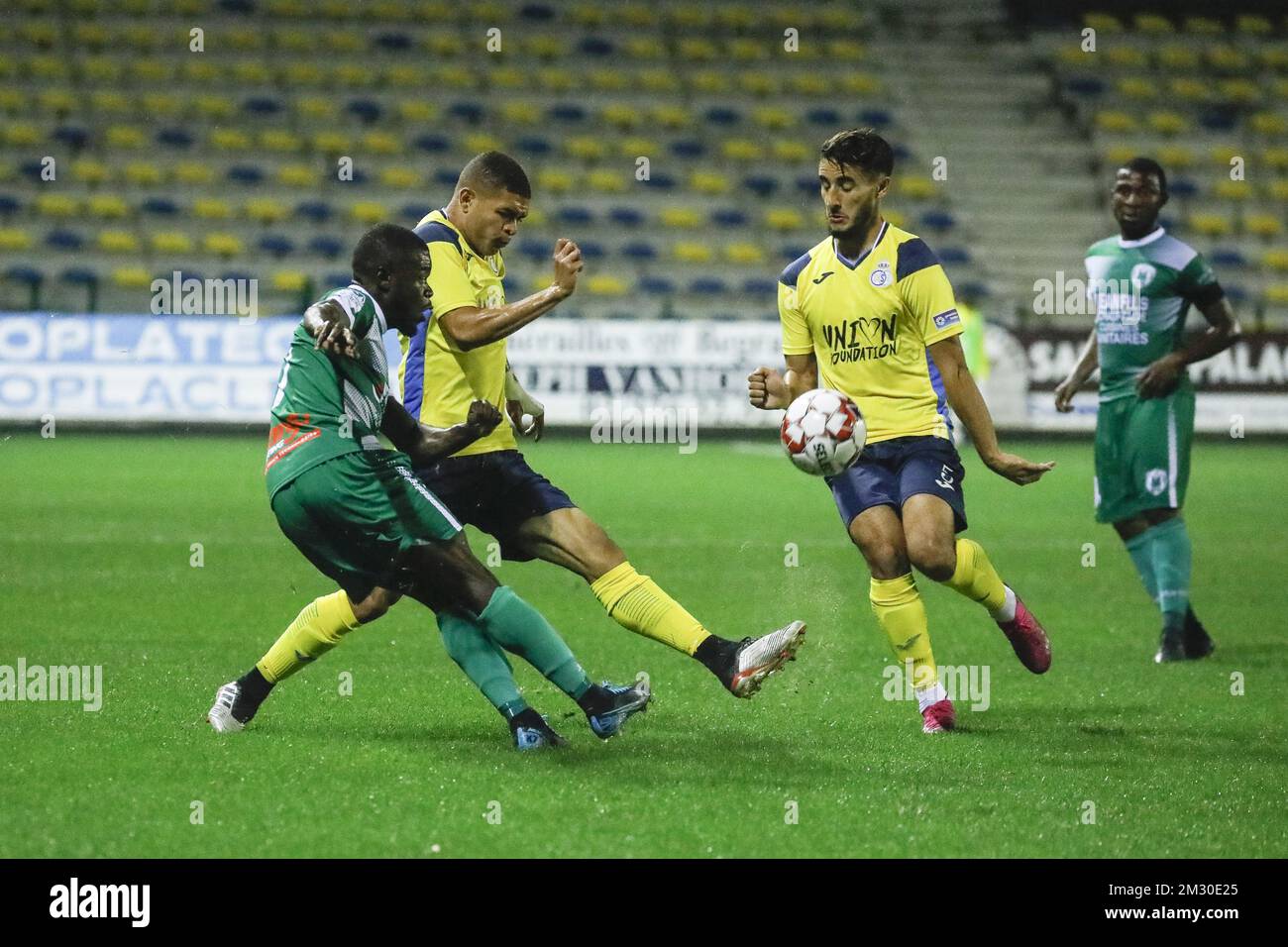 Shelton Guillaume von Verlaine, Antonio Romero von der Union und Anas Hamzaoui von Union wurden in Aktion während eines Fußballspiels zwischen Royal Union Saint-Gilloise (1B) und RCS Verlaine (2am) am Mittwoch, den 25. September 2019 in Brüssel im 1./16.. Finale des belgischen Pokals „Croky Cup“ gezeigt. BELGA FOTO THIERRY ROGE Stockfoto