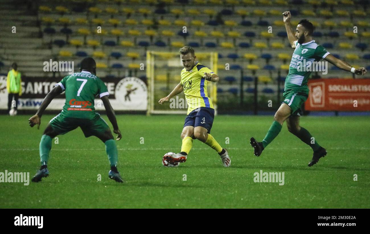 Shelton Guillaume von Verlaine, Jonas Bager von Union und Ridwane Bouchibti von Verlaine wurden in Aktion während eines Fußballspiels zwischen Royal Union Saint-Gilloise (1B) und RCS Verlaine (2am) am Mittwoch, den 25. September 2019 in Brüssel im 1./16.. Finale des belgischen Pokals „Croky Cup“ gezeigt. BELGA FOTO THIERRY ROGE Stockfoto